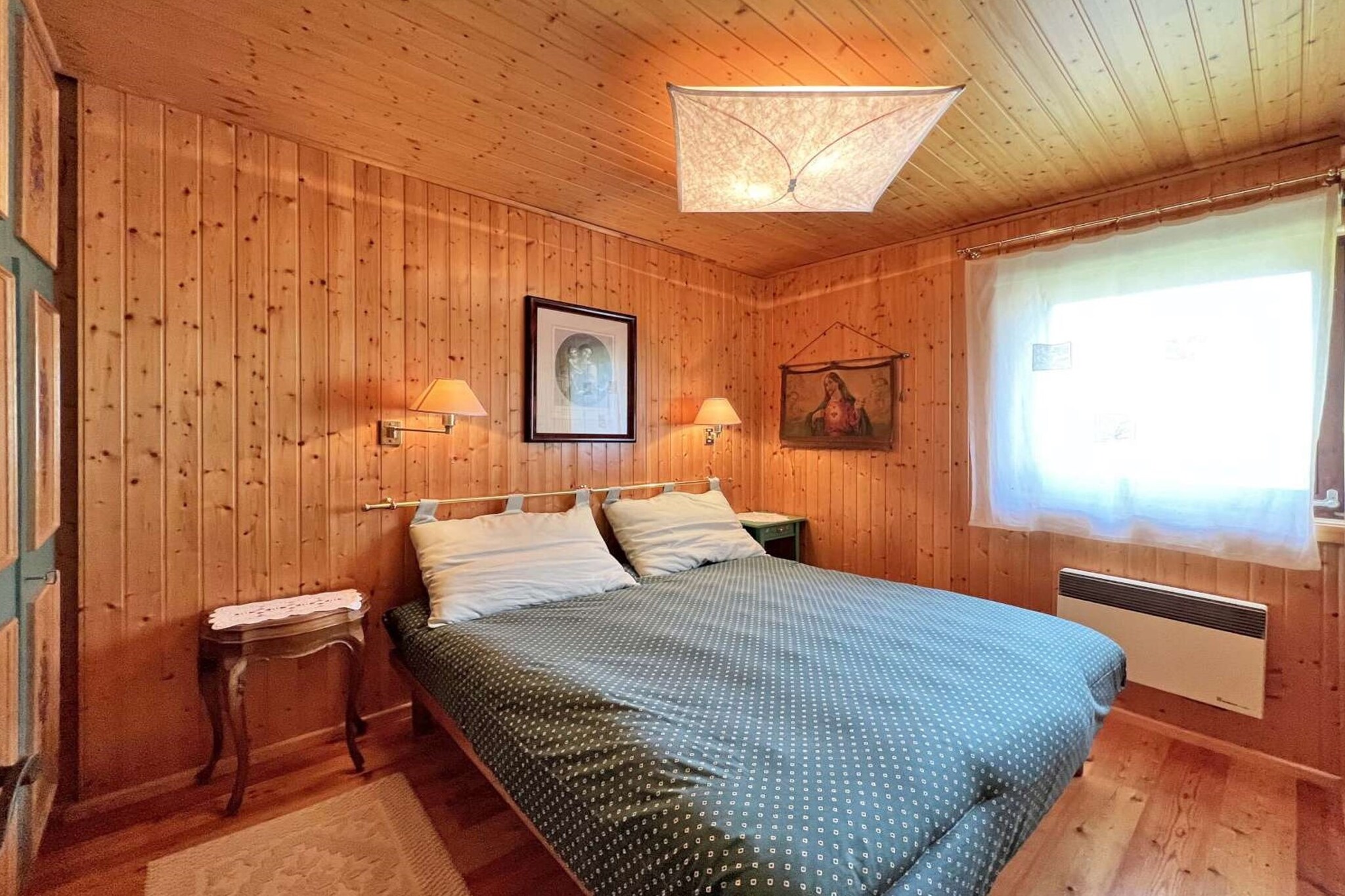 The apartment in Ebene Reichenau has 2 bedrooms and capacity for 4 persons. Accommodation of 70 mÂ² tastefully-furnished and is ample, located on golf-course, It has mountain. 

The property is located 200 m golf course, 800 m supermarket, 2 km thermal springs, 3 km ski resort, 16 km lake "Feldsee", 24 km lake "Millstatter See", 30 km city "Spittal am der Draw", 32 km lake "Ossiacher See", 40 km city "Villach", 40 km train station "Stazione Centrale di Villach", 46 km lake "WÃ¶rther See", 48 km airport "Aeroporto di Klagenfurt", 50 km city "Klagenfurt" and it is located in a a quiet zone and surrounded by the forest.

 The accommodation is equipped with the following items: electric heating, open-air parking in the same building. The independent kitchen, electric, is equipped with refrigerator, microwave, freezer, dishes/cutlery and kitchen utensils.