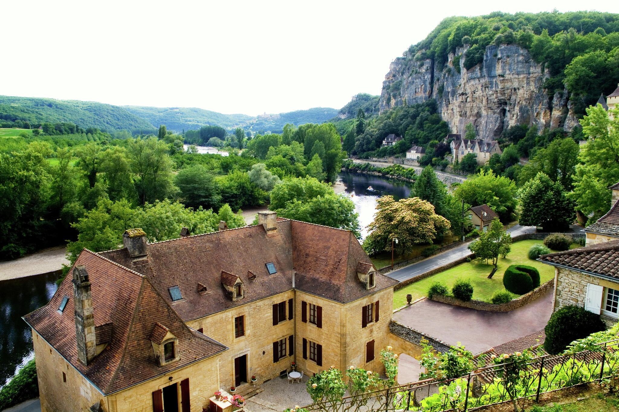 Gîte chaleureux en Corrèze - Extérieur été