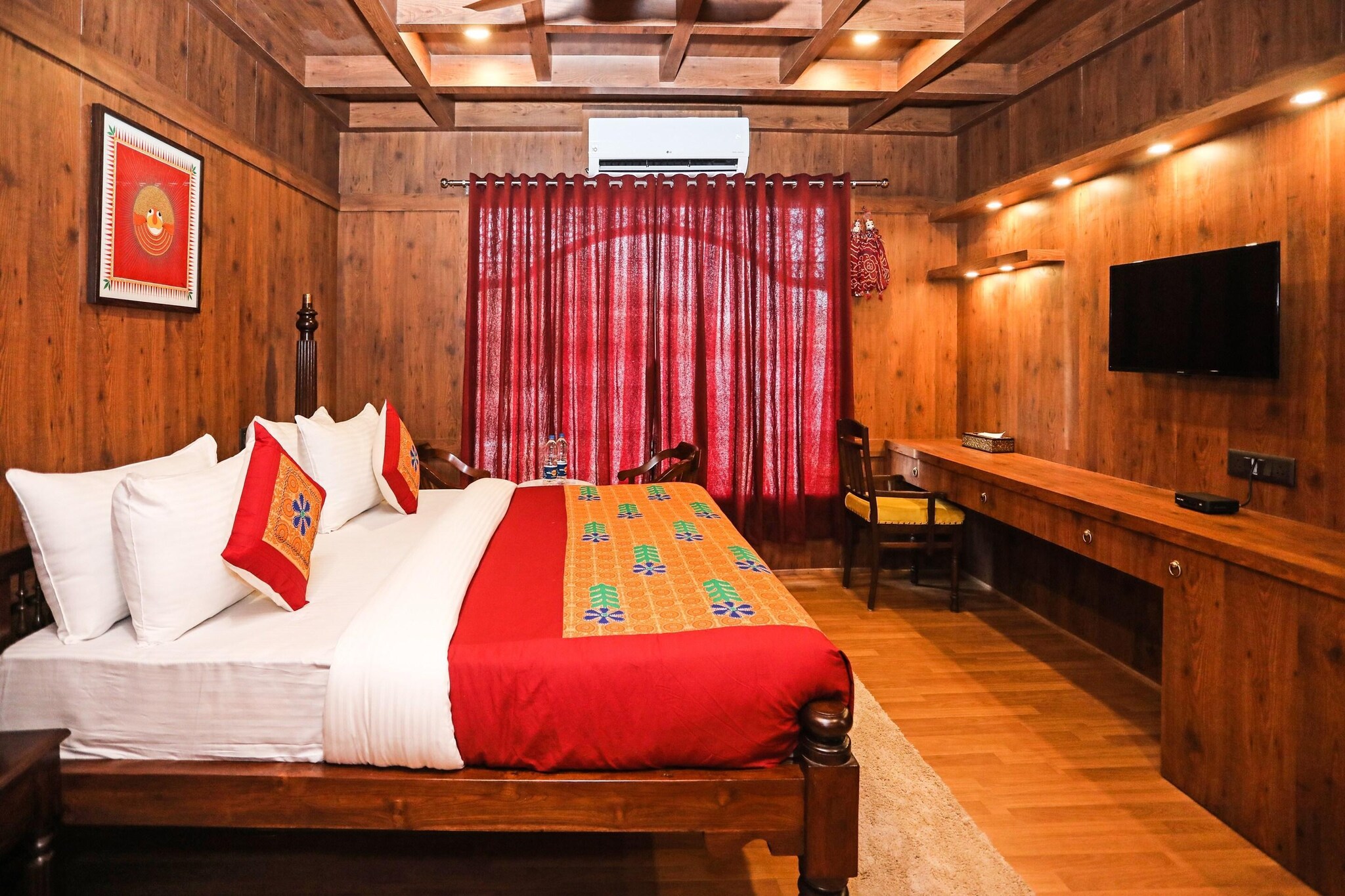 Located in Kevadia, 5 km from Statue of Unity and 6.8 km from Shoolpaneshwar Wildlife Sanctuary, Ekta Houseboat Statue Of Unity Kevadia provides air-conditioned accommodation with a balcony and free WiFi. This 4-star boat offers room service and a housekeeping service.
The boat is equipped with a TV. The accommodation is non-smoking.
Guests at the boat can enjoy a vegetarian breakfast.
Vadodara Airport is 91 km away.
Unmarried couples are warmly welcome at this property.
Guests with local ID proof are warmly welcome.
Early Check-In Policy: A full day’s room rate will be charged for check-ins before 6:00 AM. Complimentary early check-in is available between 6:00 AM and 10:00 AM, subject to room availability.
Check-in is only available to guests aged 18 and above. Please provide a government-issued ID to confirm your age.