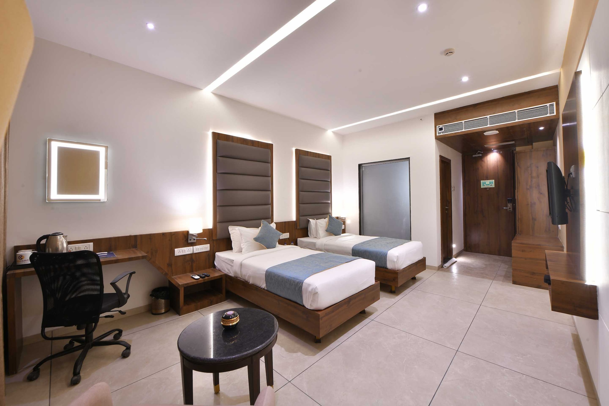 Hotel in Morbi with Indoor Pool