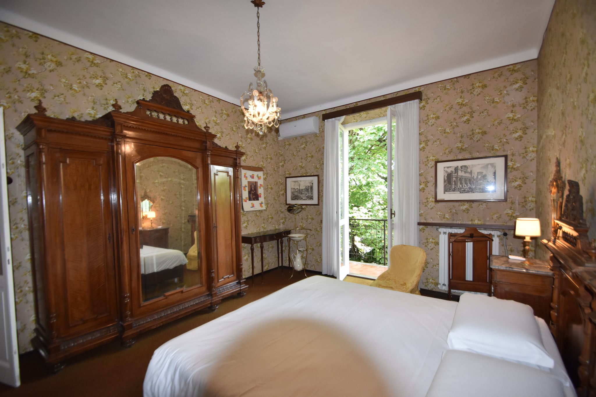 Nouvelle Belle Epoque-Bedroom