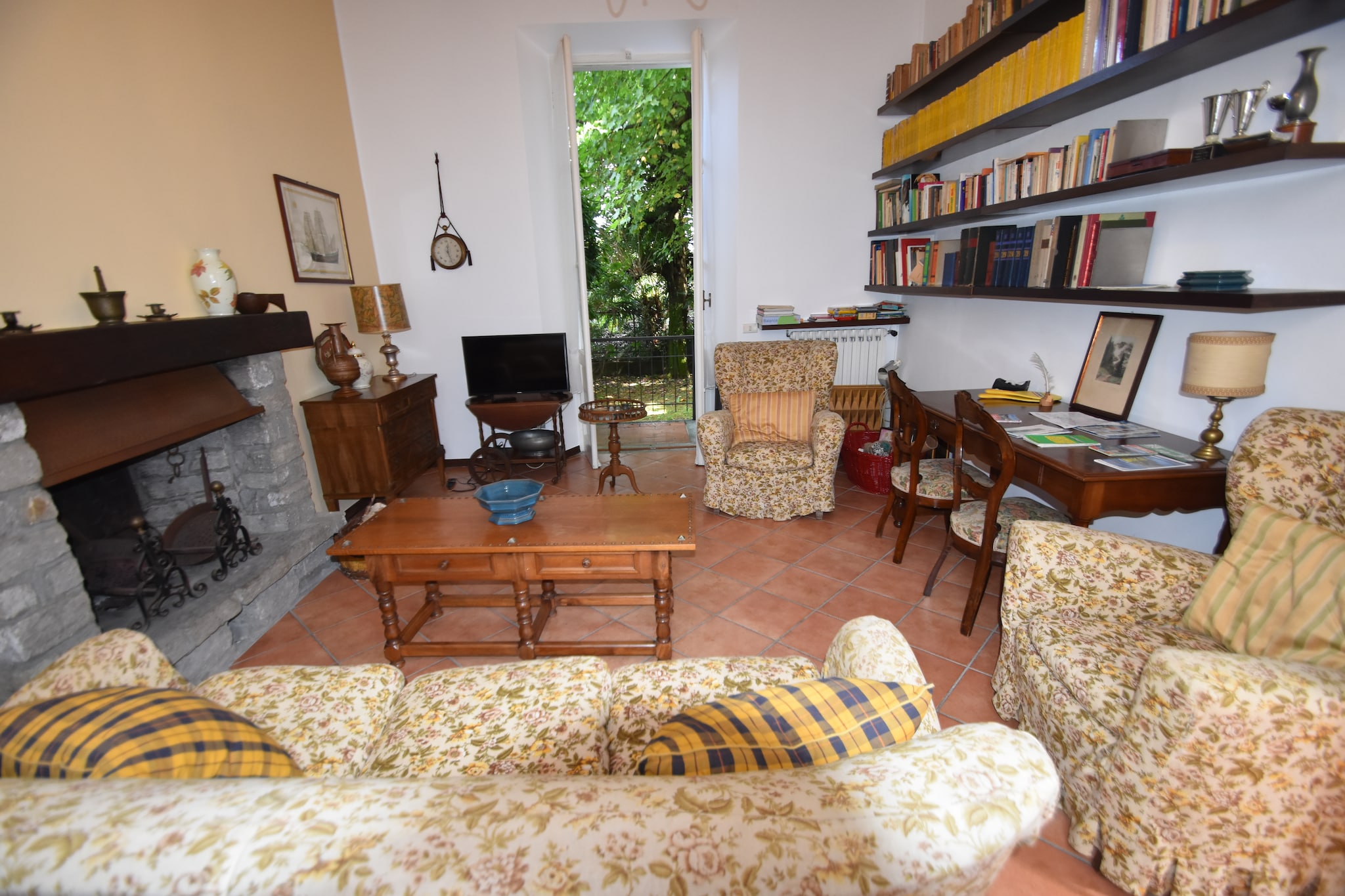 Nouvelle Belle Epoque-Living room