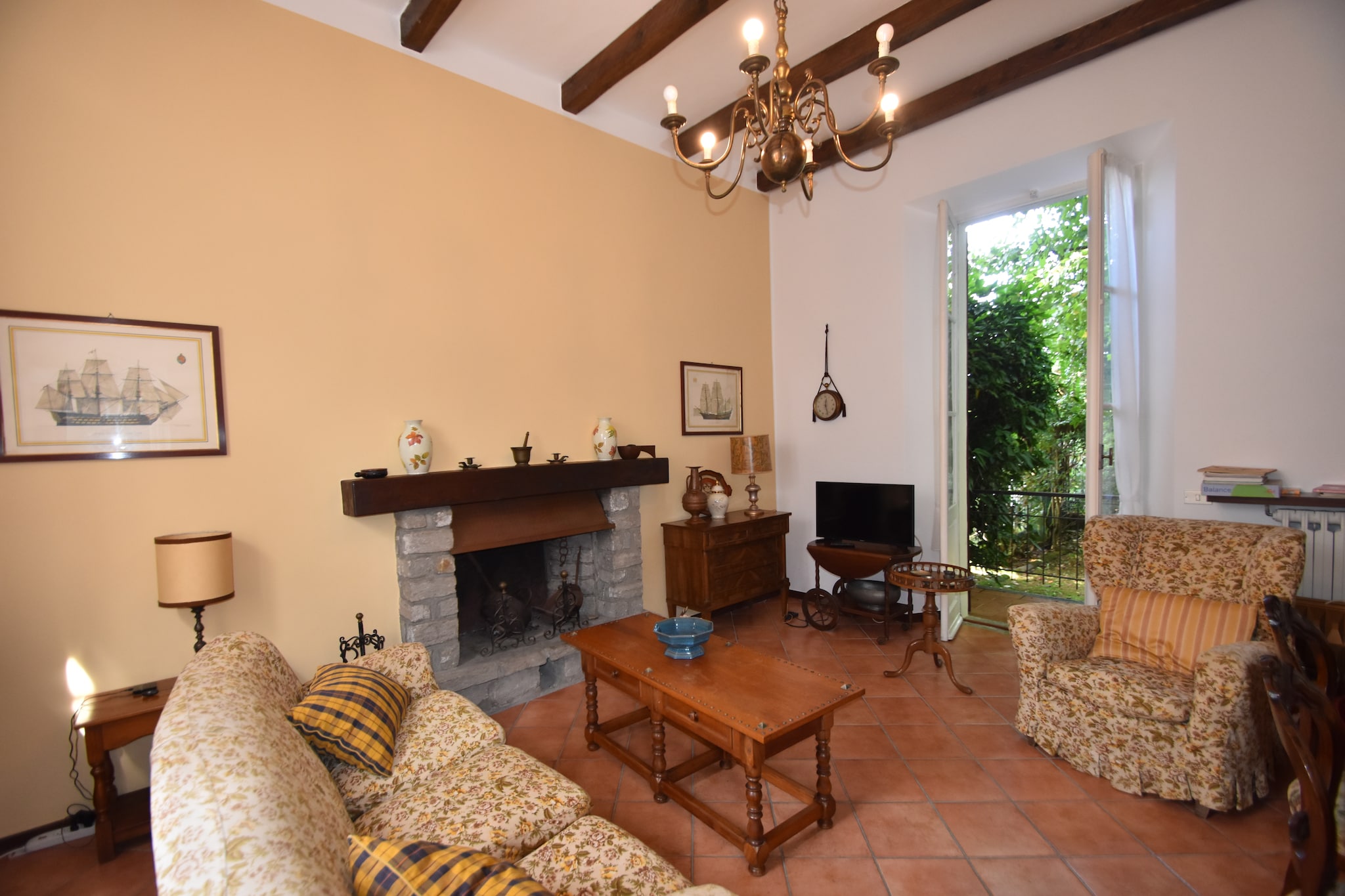 Nouvelle Belle Epoque-Living room