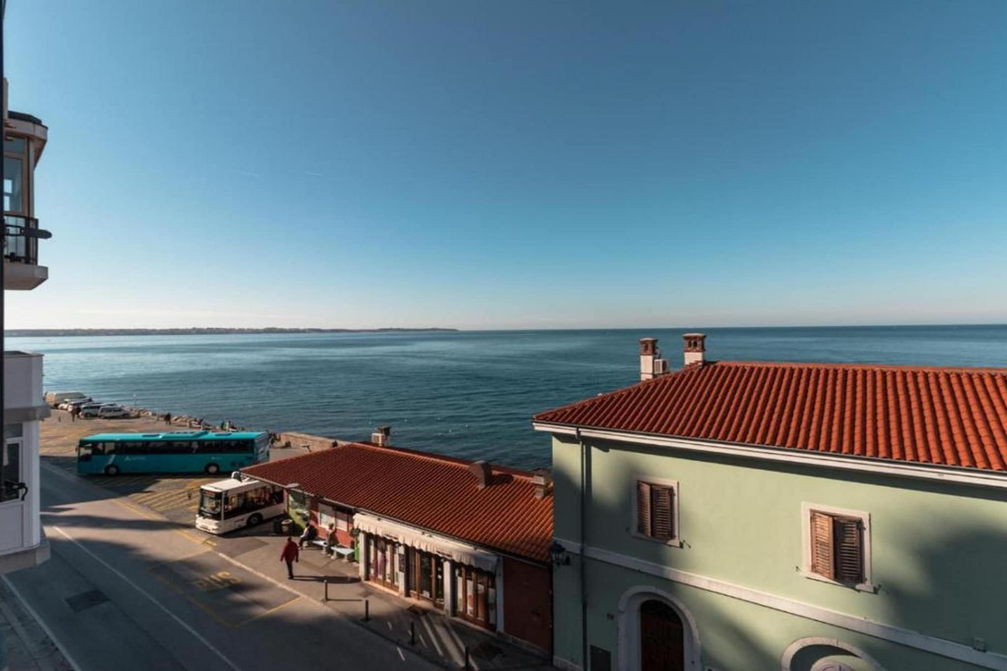 Modern and Spacious Piran Downtown Apartment with Balcony and Sea View - Two Bedroom Apartment with Balcony and Sea View-Buitenlucht