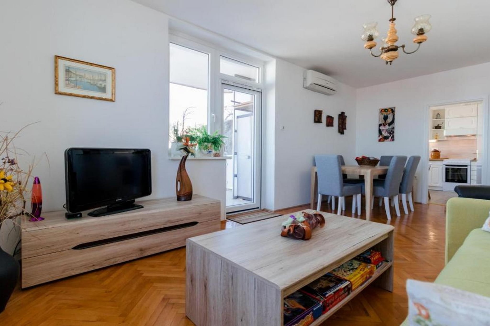 Modern and Spacious Piran Downtown Apartment with Balcony and Sea View - Two Bedroom Apartment with Balcony and Sea View