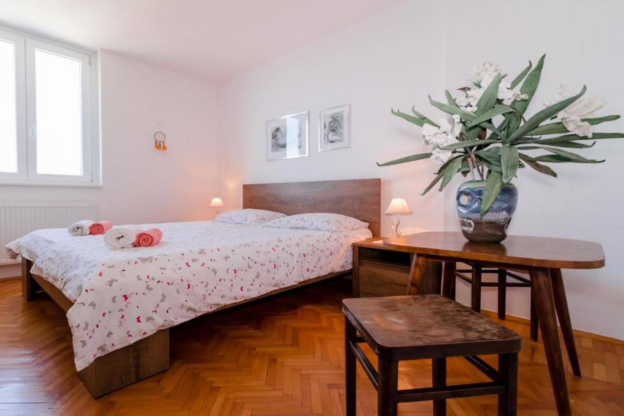 Modern and Spacious Piran Downtown Apartment with Balcony and Sea View - Two Bedroom Apartment with Balcony and Sea View-Slaapkamer