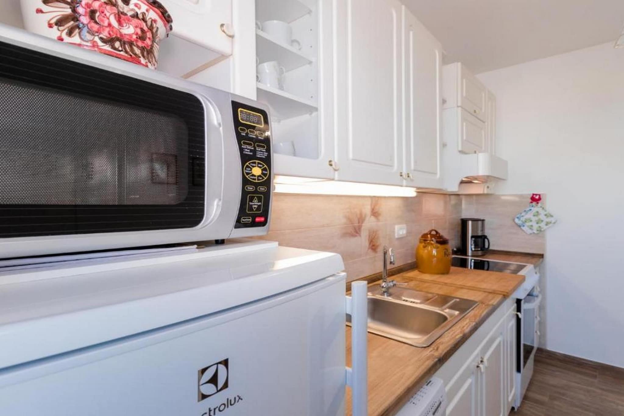 Modern and Spacious Piran Downtown Apartment with Balcony and Sea View - Two Bedroom Apartment with Balcony and Sea View-Keuken