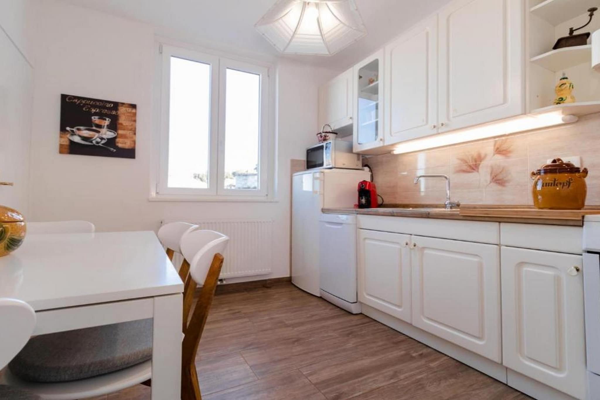 Modern and Spacious Piran Downtown Apartment with Balcony and Sea View - Two Bedroom Apartment with Balcony and Sea View-Keuken