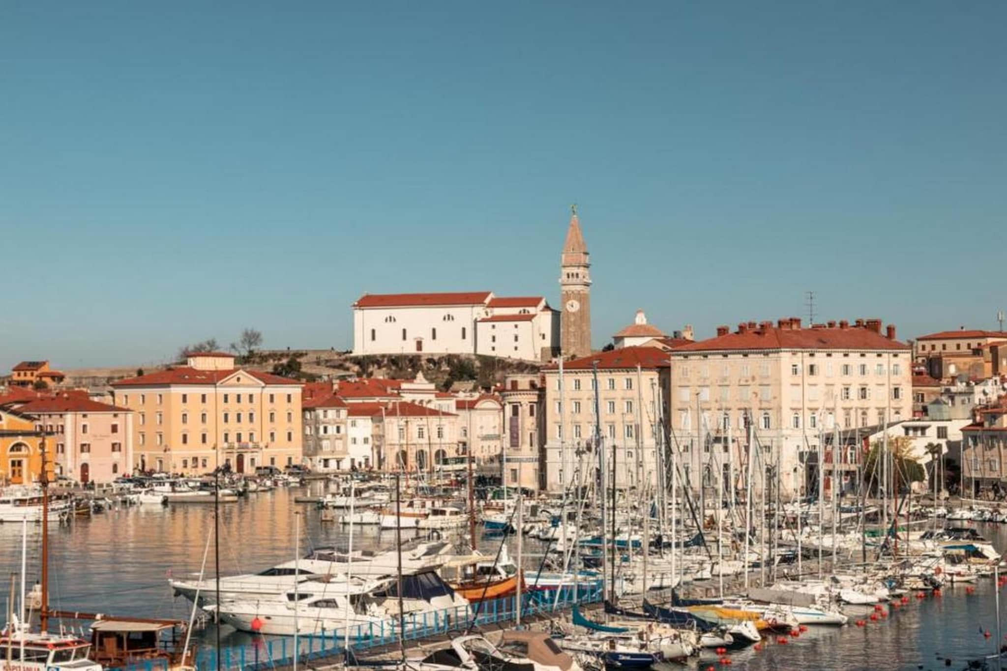 Modern and Spacious Piran Downtown Apartment with Balcony and Sea View - Two Bedroom Apartment with Balcony and Sea View-Uitzicht