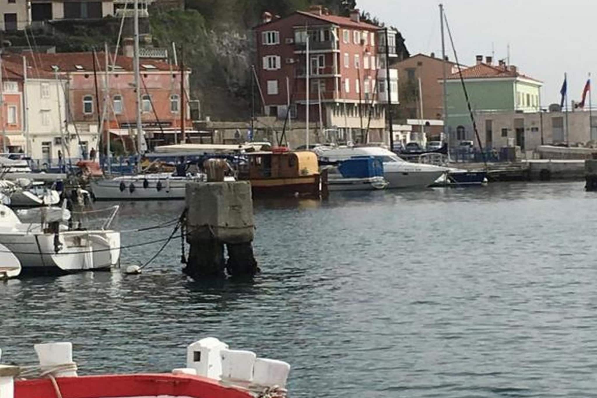 Modern and Spacious Piran Downtown Apartment with Balcony and Sea View - Two Bedroom Apartment with Balcony and Sea View-Uitzicht