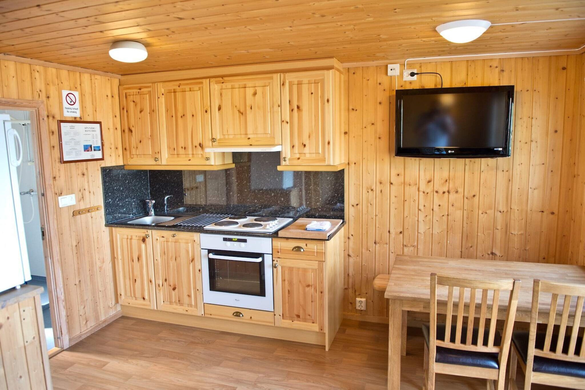 Holiday home in Kinsarvik with lake view