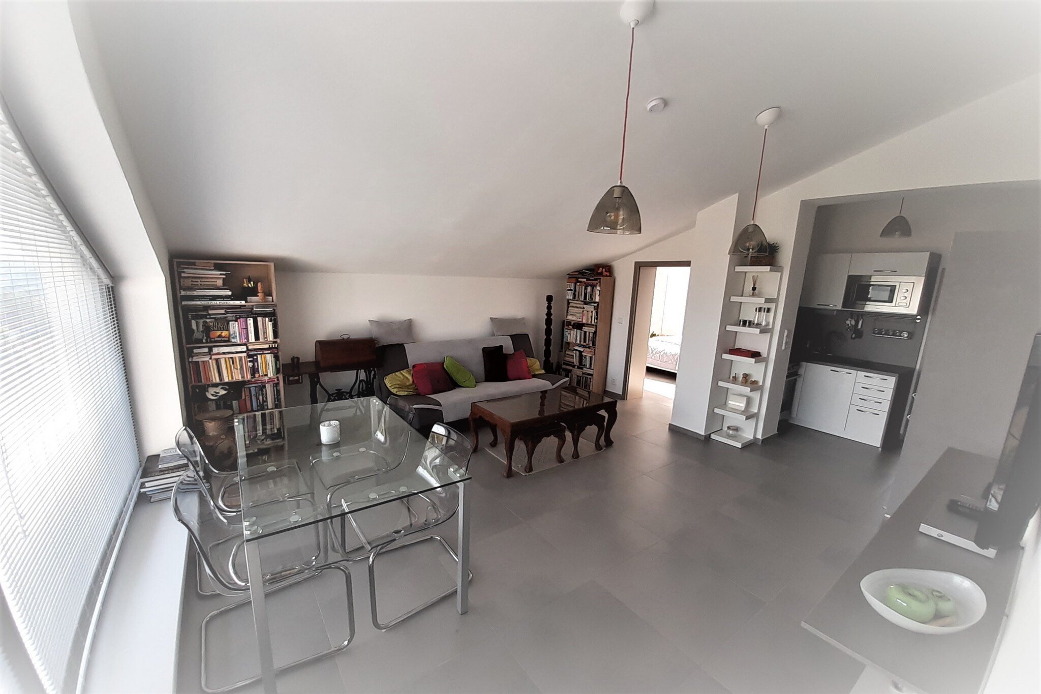 Ground floor: (open kitchen(hob(ceramic), electric kettle, hood, coffee machine, oven, microwave, dishwasher, fridge, freezer, Food processor), Living/diningroom(double sofa bed, TV, dining table, seating area), bedroom(single sofa bed, double bed), bathroom(bath tub, shower, washbasin, toilet), Internet access)\n\nLiving room, Kitchen(stove), bathroom(bath tub, shower), guest toilet, relaxation area, washing machine, balcony(balcony), terrace(terrace), garden, garden furniture, swimming pool(shared with other guests, outside), parking (paying), heating