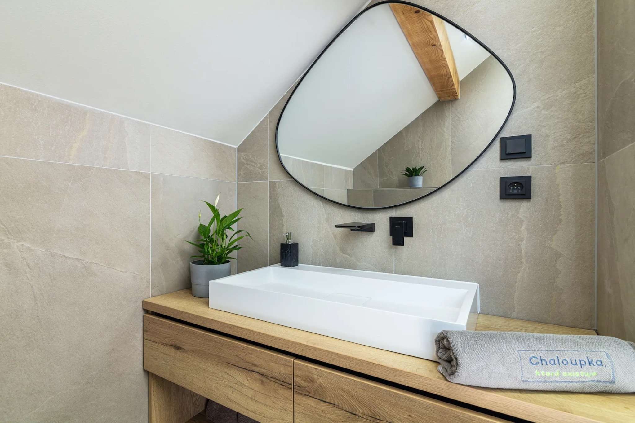 Celadna MCMV530-Bathroom