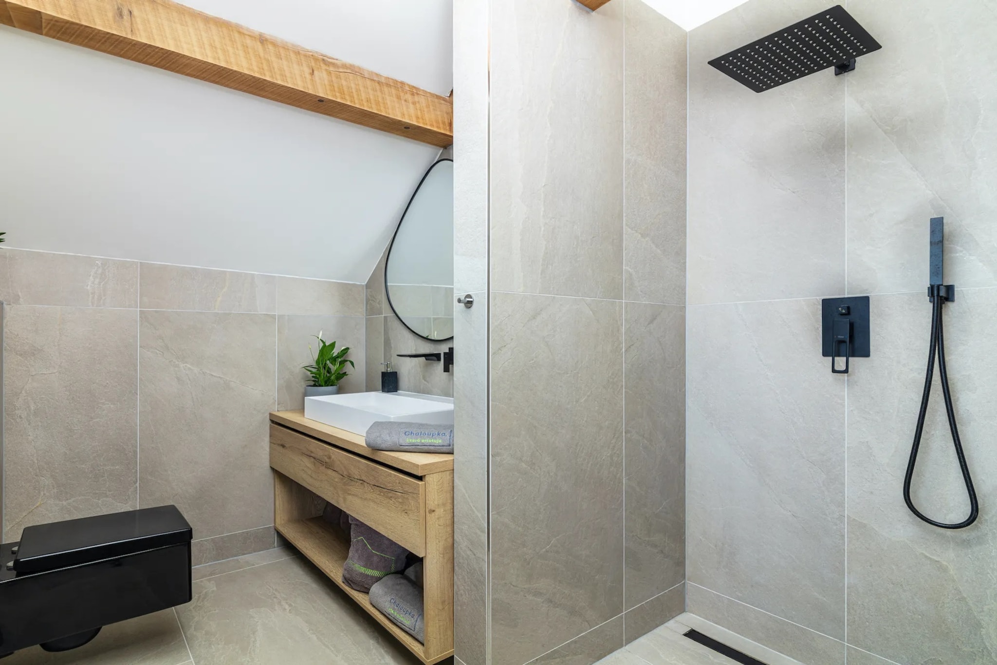 Celadna MCMV530-Bathroom