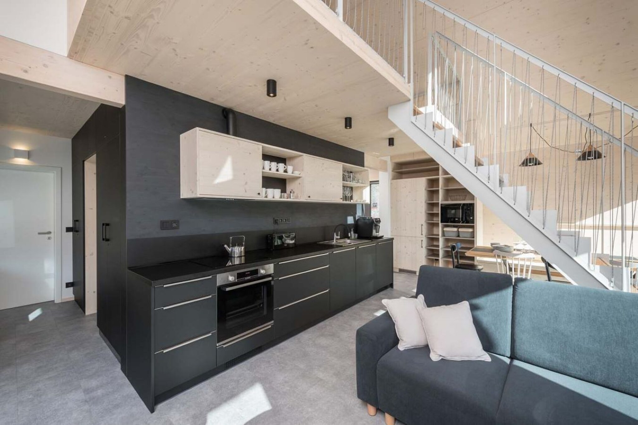 Ground floor: (Living room(TV, dining table, seating area), Kitchen(toaster, coffee machine, oven, microwave, dishwasher, fridge, freezer, dishes and cutlery), bedroom(single bed, double bed, TV), bedroom(double bed, double bed, double bed, TV), bedroom(single bed, double bed, TV), bathroom(bath tub, washbasin), bathroom(shower, washbasin), toilet(Mirror, washbasin, toilet), Internet access)\n\nski storage, Internet access, tumble dryer, washing machine, terrace(30 m2), garden, garden furniture, BBQ, parking, tennis court