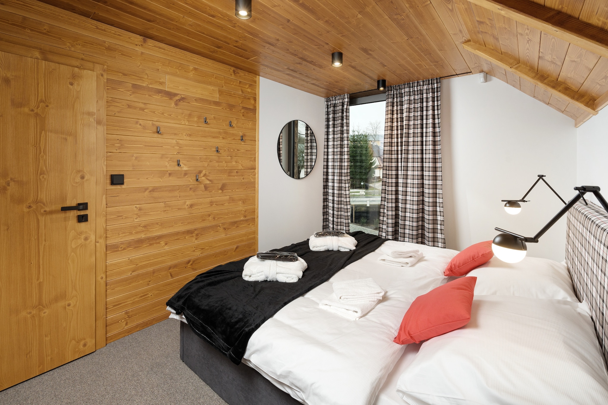 Cerny Dul KCML115-Bedroom