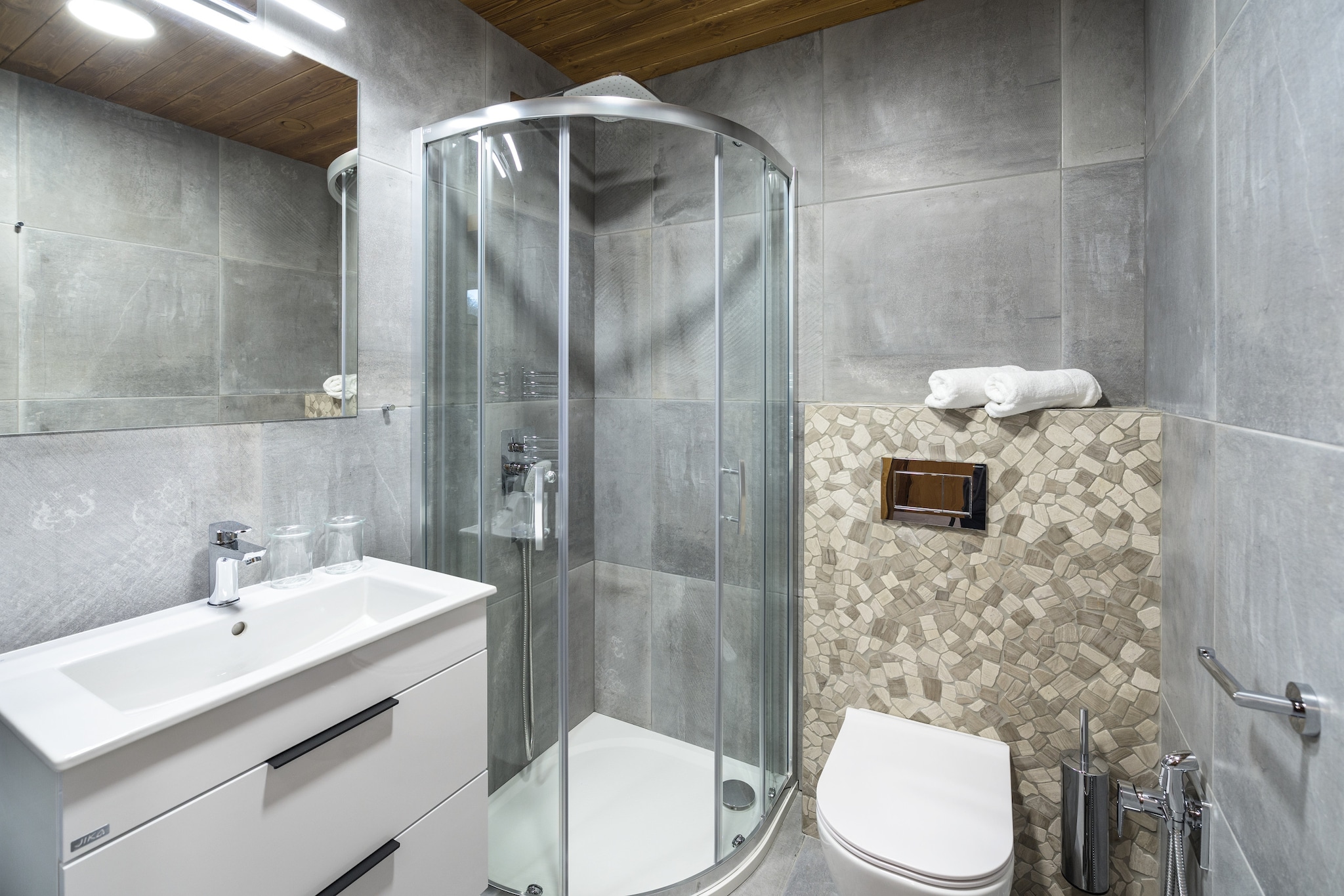 Cerny Dul KCML115-Bathroom