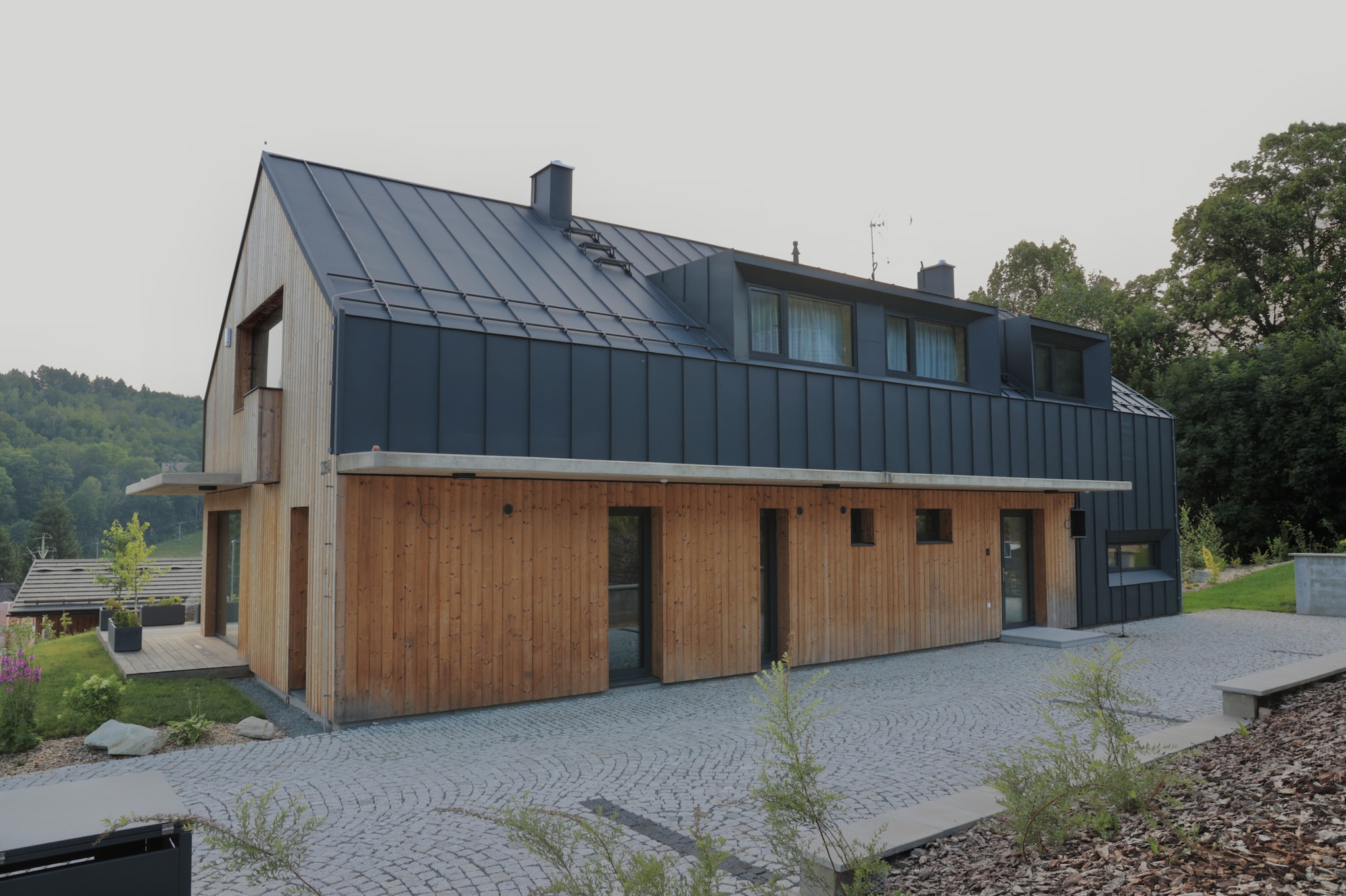 Cerny Dul KCB045-B1-Außenbereich
