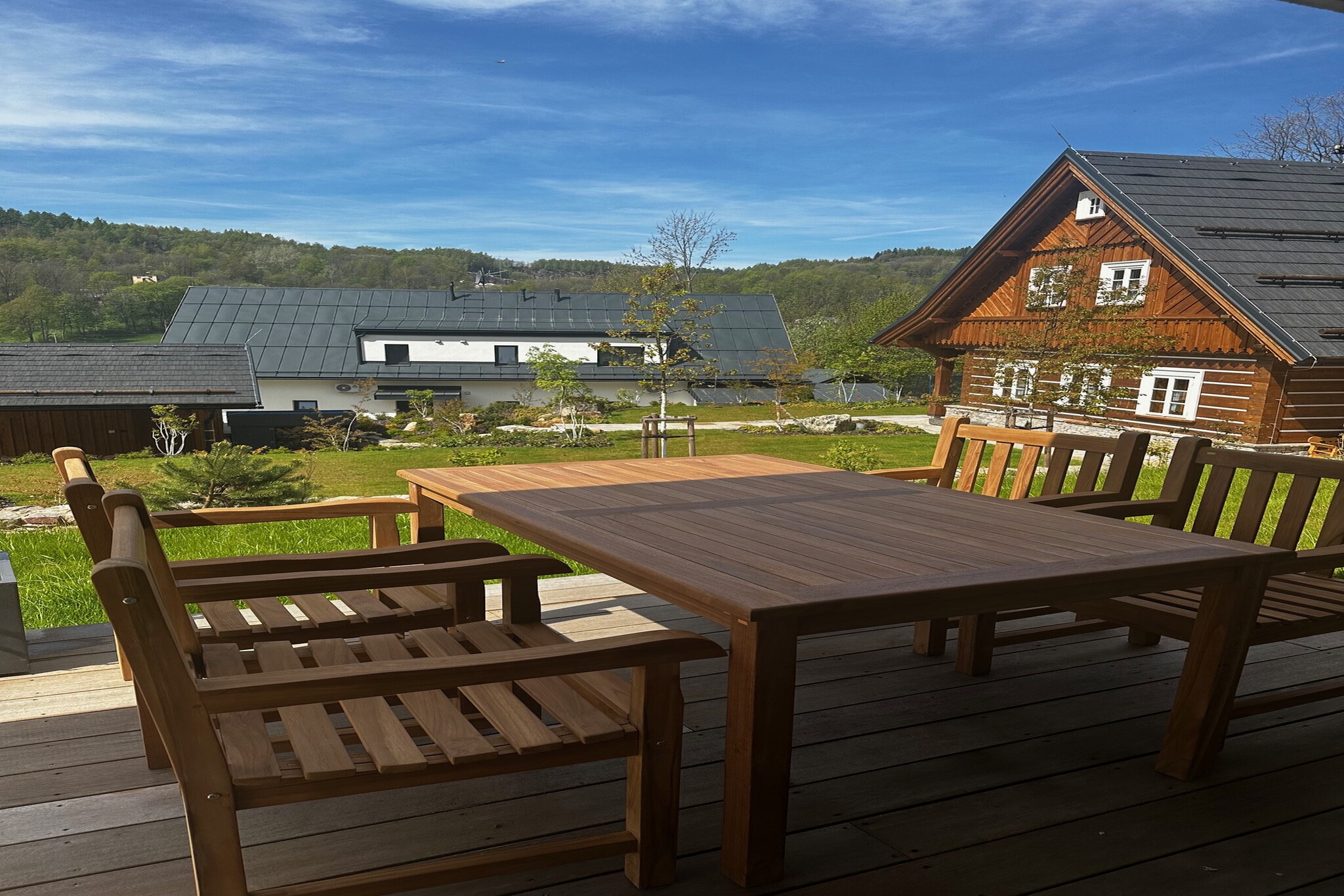 Ground floor: (open kitchen(hob(ceramic), electric kettle, coffee machine, oven, microwave, dishwasher, fridge, freezer), Living/diningroom(double sofa bed, TV, dining table, fireplace, seating area), bedroom(single bed, double bed), bathroom(bath tub, washbasin), toilet(toilet), Internet access)\n\nheating(central), terrace(terrace(12 m2)), garden, garden furniture, parking