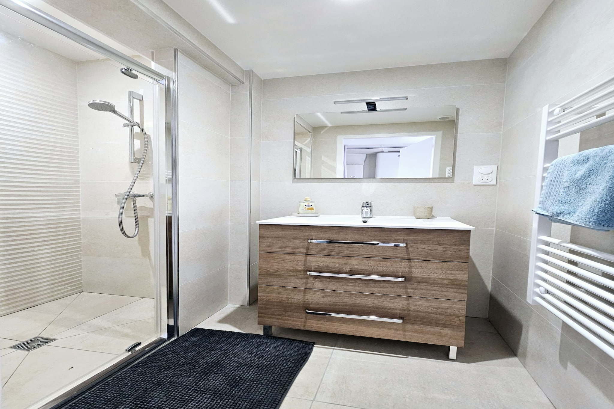 L'envol de Sion-Bathroom