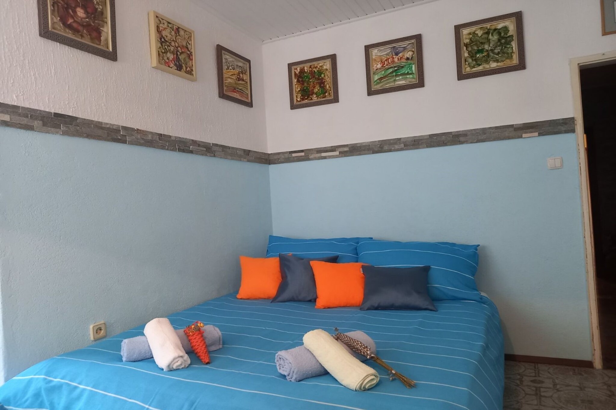Lovely Apartments Near the Sea - One Bedroom Apartment with Balcony-Schlafzimmer