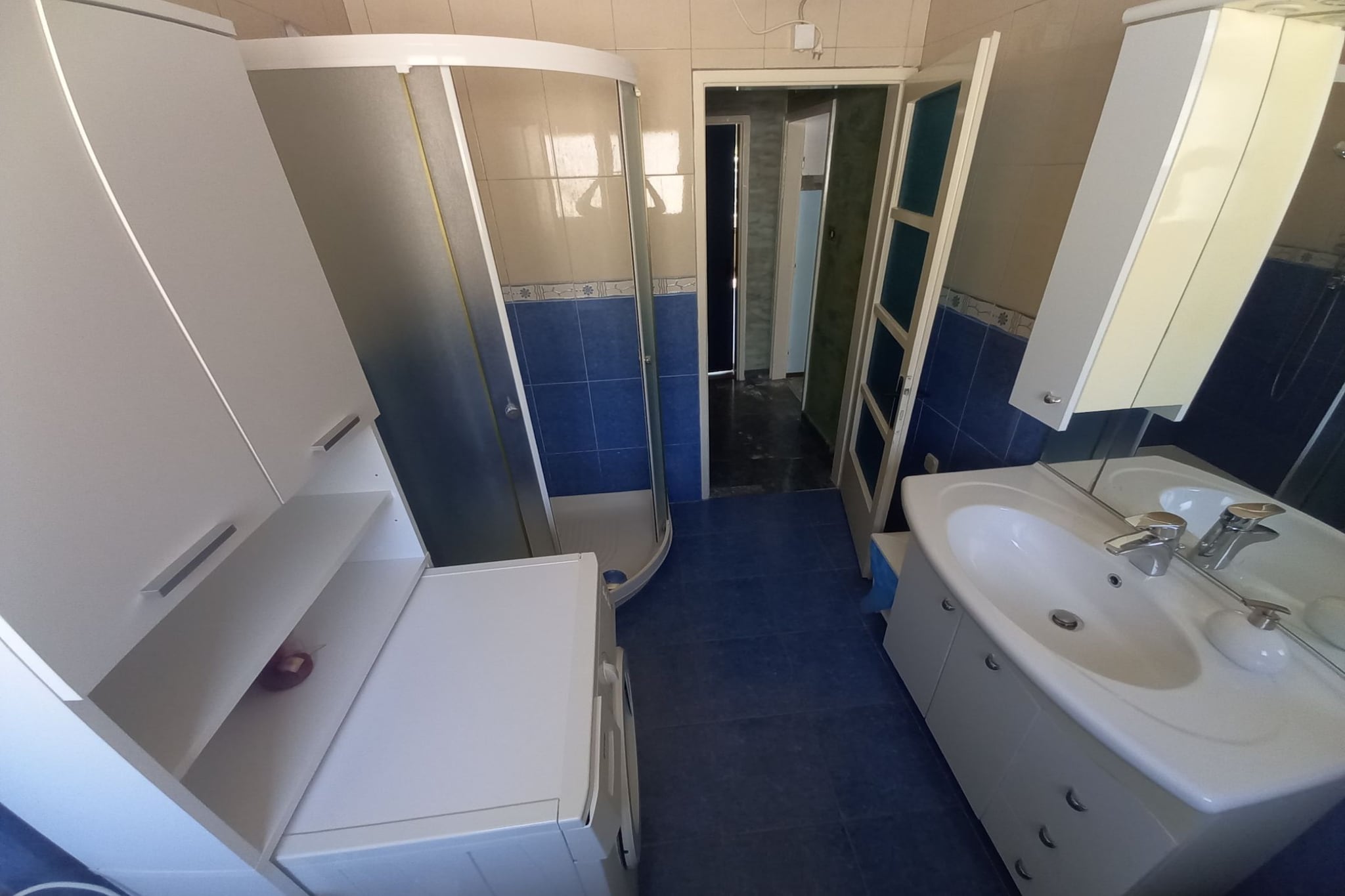 Lovely Apartments Near the Sea - One Bedroom Apartment with Balcony-Badezimmer