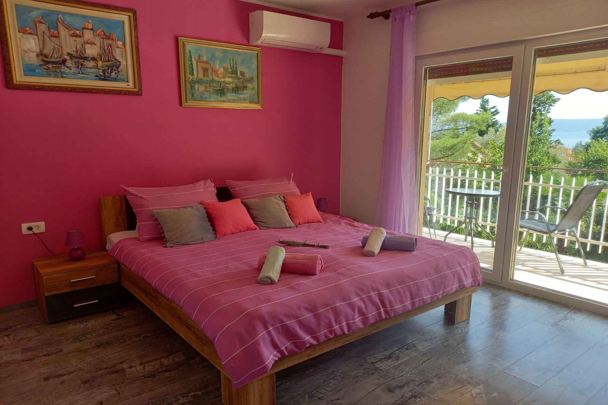 Lovely Apartments Near the Sea - Standard Studio Apartment with Balcony-Schlafzimmer