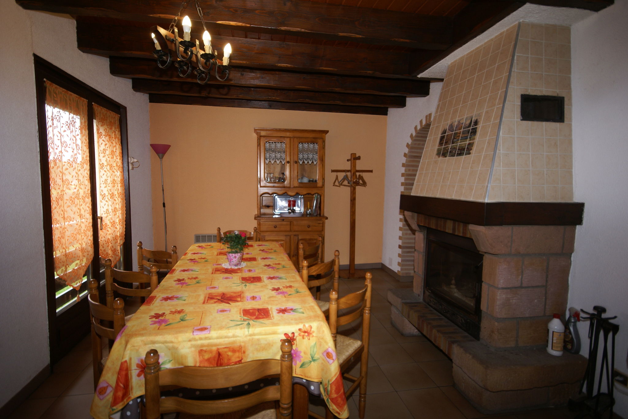 Large and cosy chalet, beautiful surroundings.