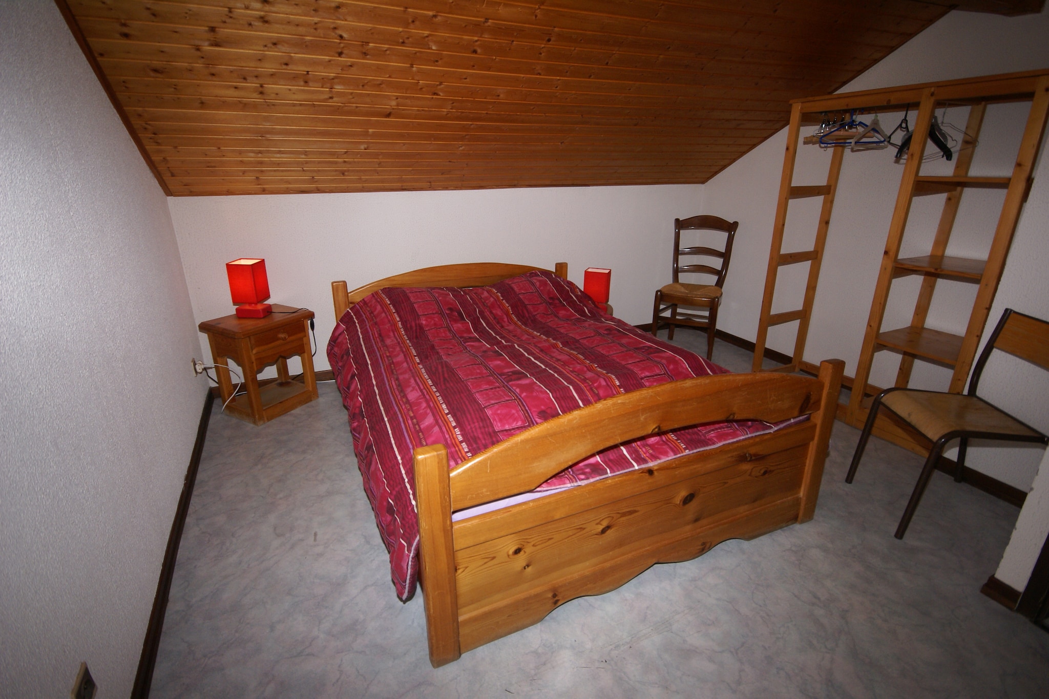 Large and cosy chalet, beautiful surroundings.