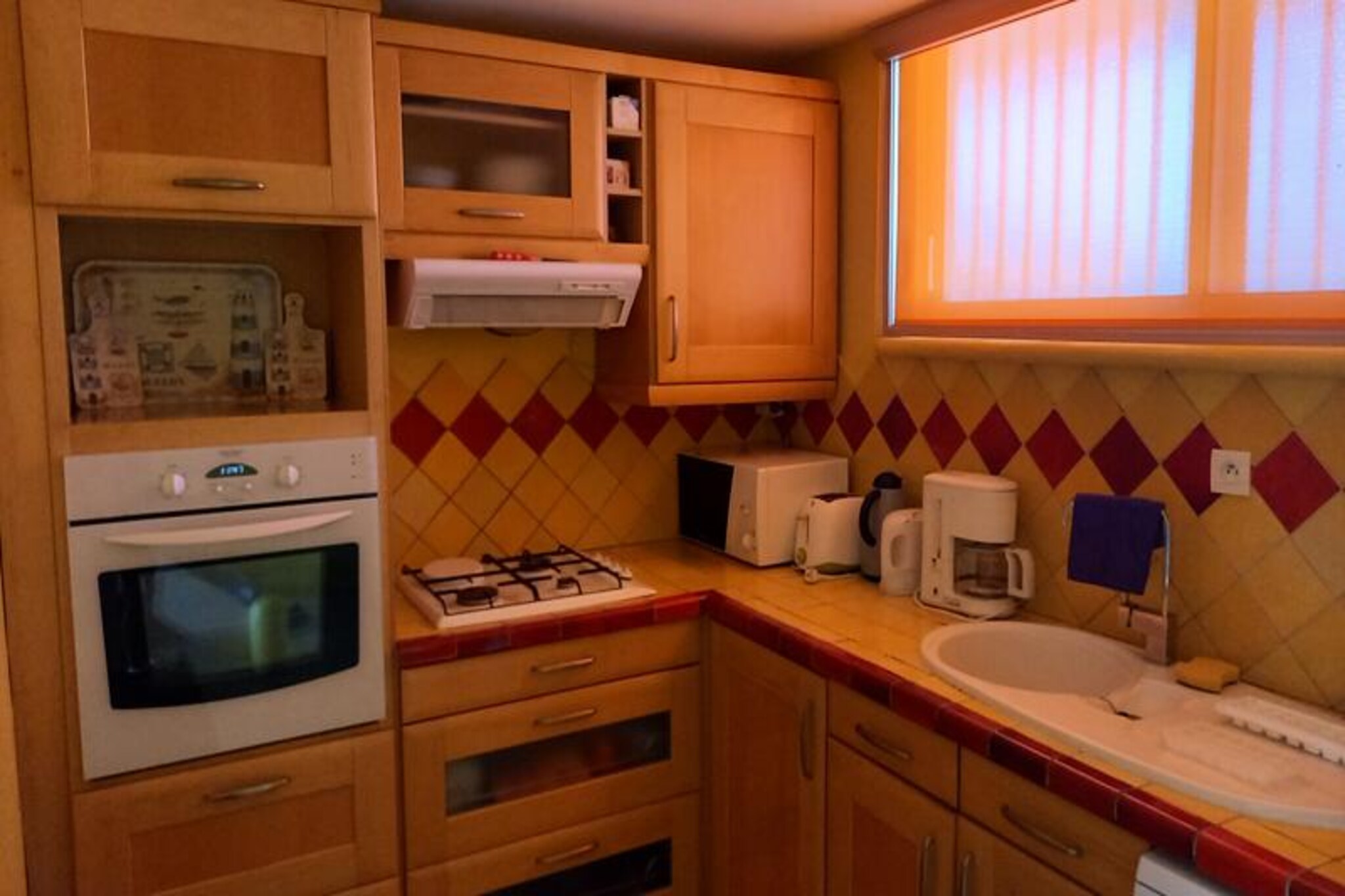 4 Rooms 9 people