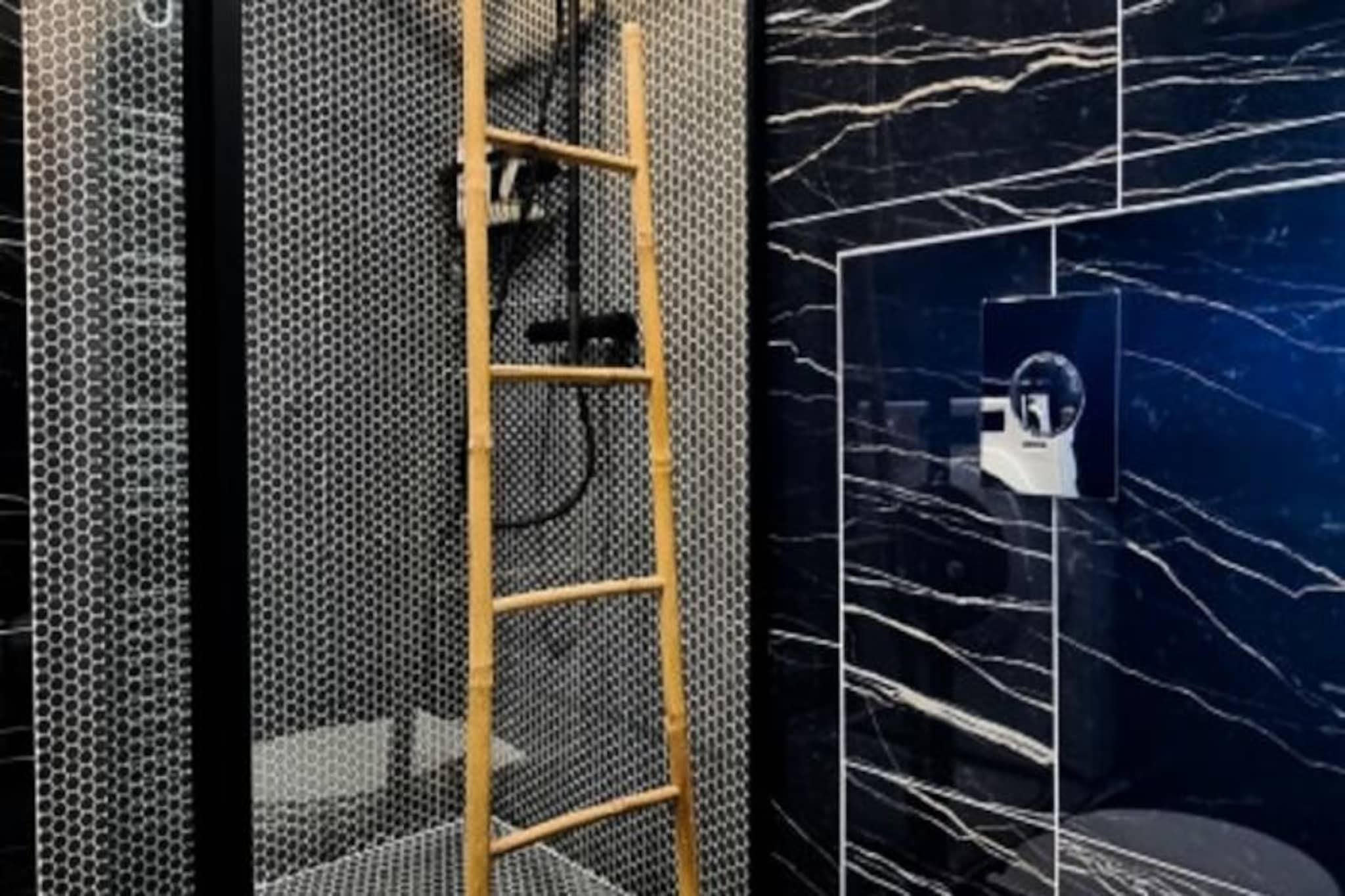 Appartement 4pers - Accès Direct à La Plage/ Fréjus-Image-tags.