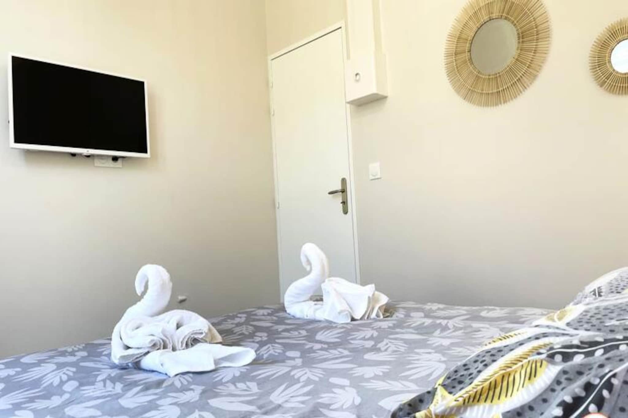 ⚡ Les Petites Normandes - Accès Direct Plage-Image-tags.