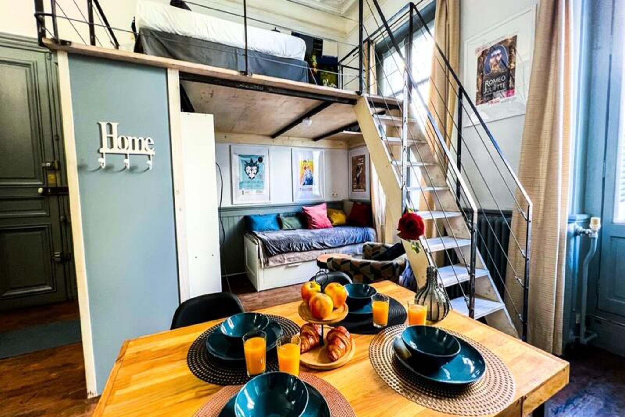 This elegant apartment in the heart of Avignon offers spacious, bright living areas with quality bedding, comfortably accommodating up to 4 guests. The apartment features two double beds, and when booked for 2 guests, only one bed is prepared (with the option to open the second bed for an additional fee). The apartment is air-conditioned for summer and centrally heated for winter, ensuring comfort throughout the year. Pet-friendly options may be available upon request.
Located just steps from major attractions like the Palace of the Popes and Place de l'Horloge, the apartment puts you in the heart of Avignon's vibrant historic district. Local markets, including the daily Halles d'Avignon market, are just 50 meters away. You'll also find numerous cafes, bars, restaurants, and shops within walking distance, perfect for immersing yourself in the local culture. Public transport, including the La Baladine electric shuttle, makes exploring the city even easier.
The fully equipped kitchen includes everything you need to prepare meals, including a fridge, microwave, ceramic hobs, and coffee maker. The bathroom features a shower, hairdryer, and all necessary bath linens. For your convenience, the apartment offers a comfortable living space with HD TV and a sofa bed, and a washing machine is also available. Free parking options are located nearby, and the Avignon TGV station is easily accessible by public transport.