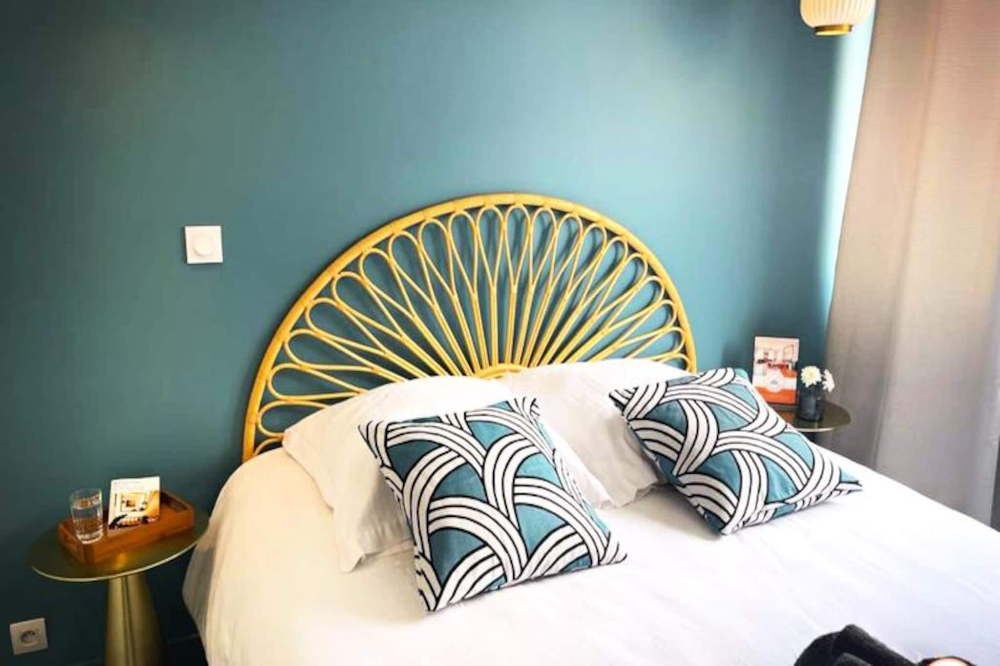 🍒 Temps Des Cerises - Terrasse - Plage - Marina-Image-tags.