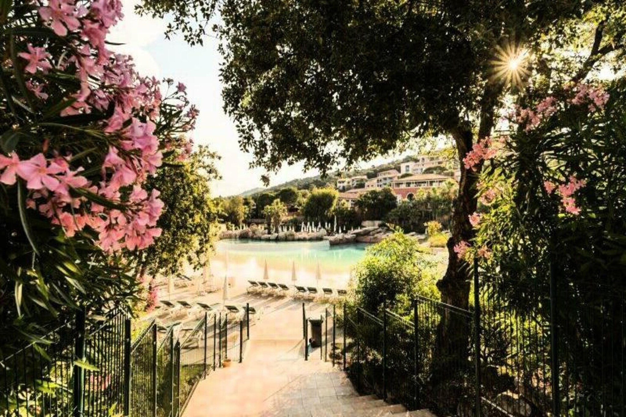 This spacious holiday home is set in the serene Bastides district of a 25-hectare wooded estate, offering ample space for up to 8 people. The property features 3 bedrooms, 2 bathrooms, and a comfortable living room. Pets are allowed for an additional fee, and a free covered parking space is included, subject to availability. For added comfort, guests can enjoy a private terrace with beautiful views, ideal for relaxing outdoors.
Located just 3 km from the beach, this residence provides access to nearby attractions, including the vibrant town of Saint-Tropez, famous for its cafes, shops, and lively atmosphere. The area also boasts several markets and dining spots, perfect for exploring the local culture and enjoying fresh produce. In addition, the residence features a large aquatic area with a wave pool and a heated swimming pool, perfect for family fun.
Inside, the holiday home is well-equipped with a fully furnished kitchen and a range of essential amenities, including a washing machine. The bathrooms feature a bathtub and shower, while the property offers optional services like bed linen, towels, and a baby kit. The residence also provides activities around the pools, ensuring fun for guests of all ages.