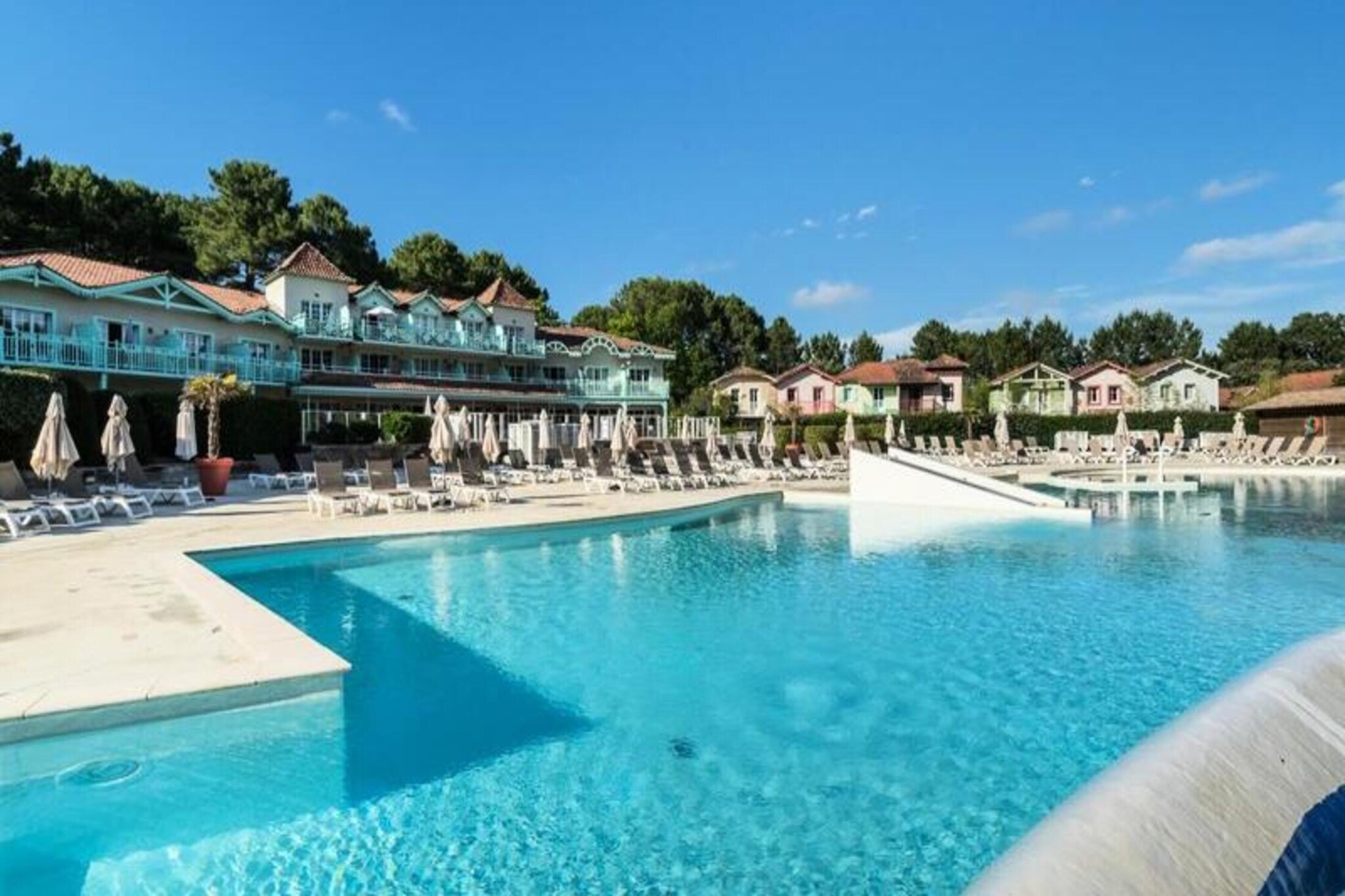 Cottage in France near Beach & Pool