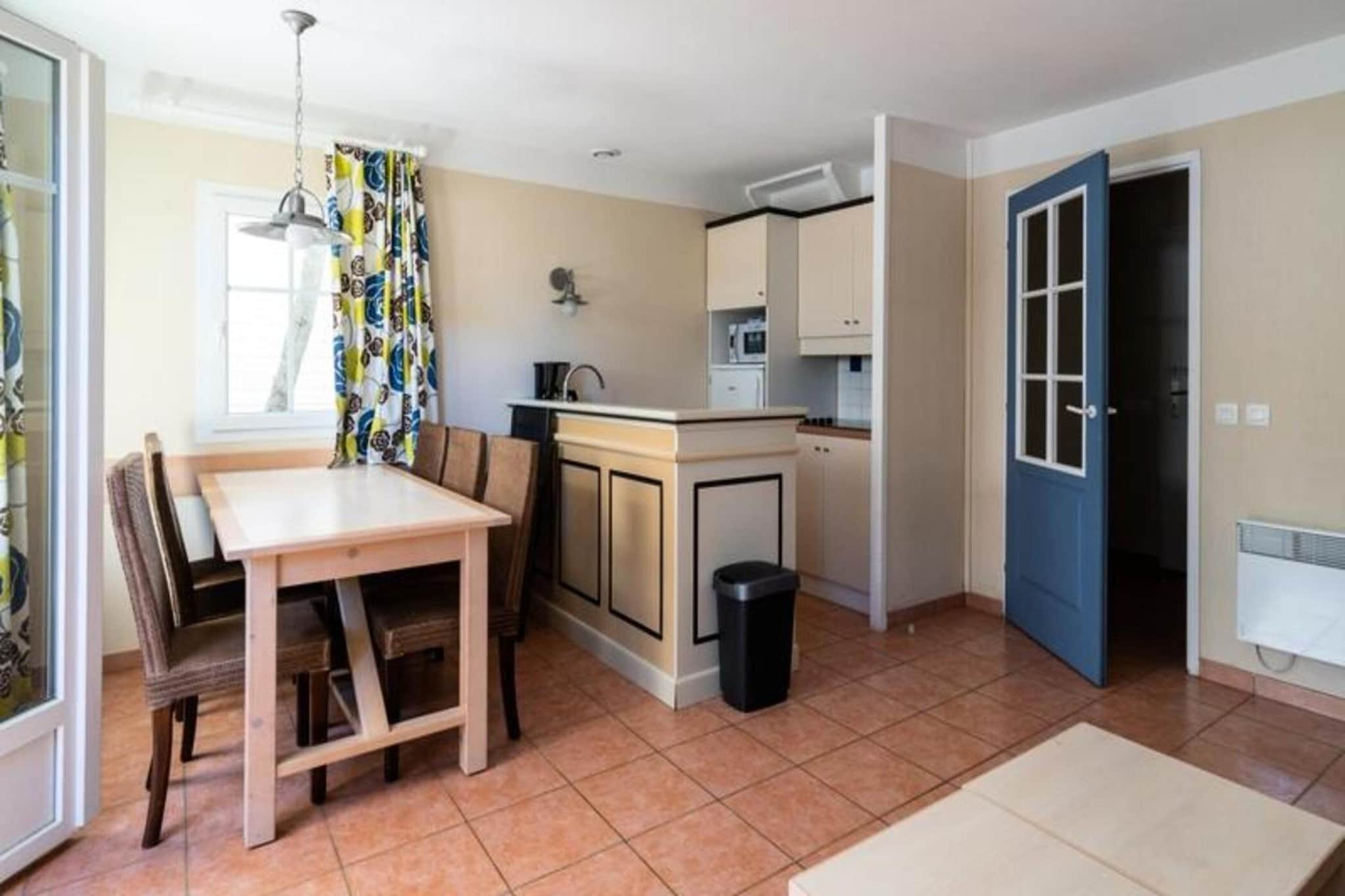 Holiday Home in Lacanau near Beach & Golf