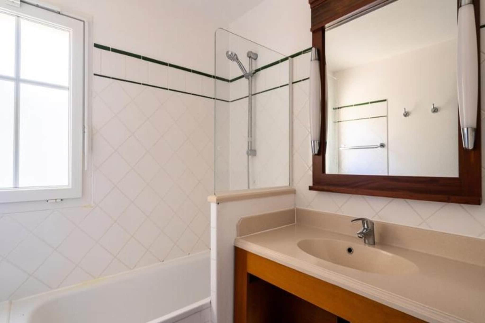 Holiday Home in Lacanau near Beach & Golf