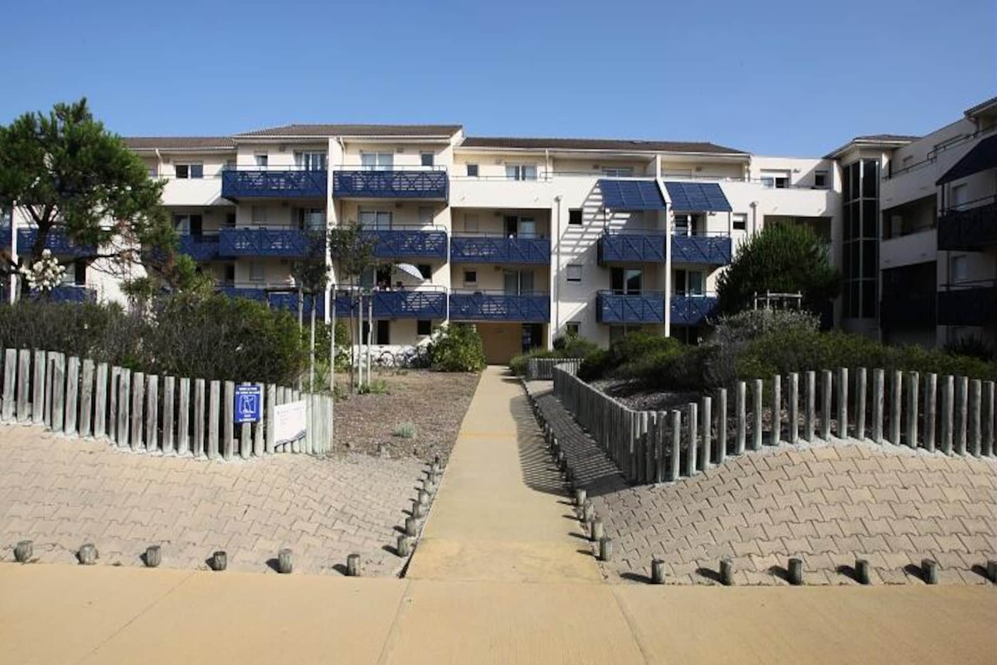 Navy Blue Residence for six people