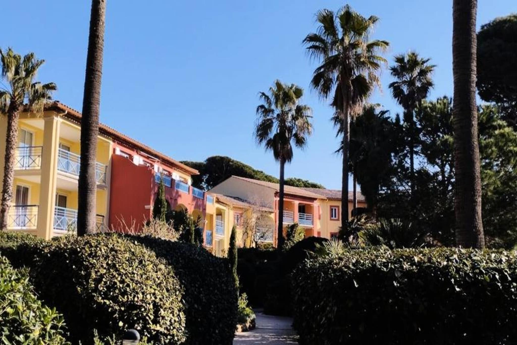 Résidence La Pinède - maeva Home-Außenbereich Sommer