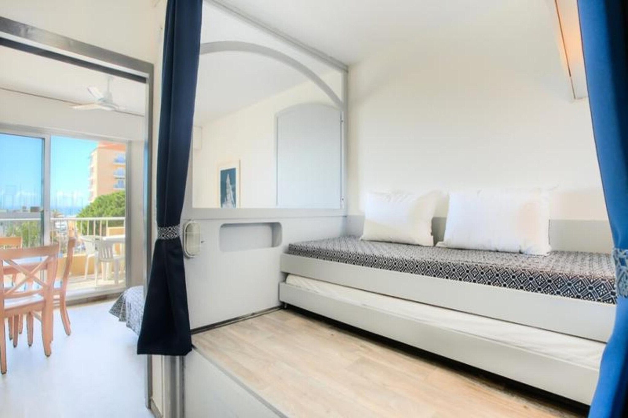 Hyeres Park with one room studio