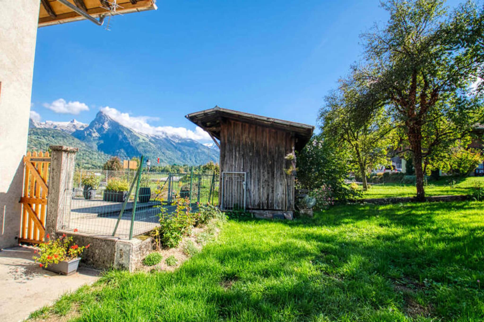 This cozy, semi-detached village house, located in the heart of Morillon, offers a bright and spacious apartment designed for up to 6 people. The apartment includes one bedroom with a 160x190 cm bed and a 90x190 cm bed, and a second bedroom with bunk beds (suitable for children over 6) and a trundle bed. The living room offers additional sleeping arrangements with two single beds in a convertible sofa. This property is non-smoking and does not allow pets, ensuring a peaceful environment for all guests.
Perfectly positioned for both winter and summer activities, the apartment is just 500 meters from the gondola for skiing in the winter. In the warmer months, guests can enjoy the tranquil, enclosed garden with views of the Giffre mountains. The village of Morillon features nearby shops, cafes, and restaurants, offering a great mix of local dining and shopping options. There is also a busy road nearby, but the apartment remains a relaxing retreat for guests.
The apartment features a fully equipped kitchen with a dishwasher, microwave, oven, refrigerator, and various cooking appliances such as a raclette set, fondue set, and toaster. A shower room, separate toilet, and convenient laundry drying rack are available for added comfort. Guests can also unwind in the infrared sauna after a day of activities. Additionally, the property includes garden furniture for outdoor dining and a ski room for storing equipment. Wi-Fi is available, though connectivity is not guaranteed.