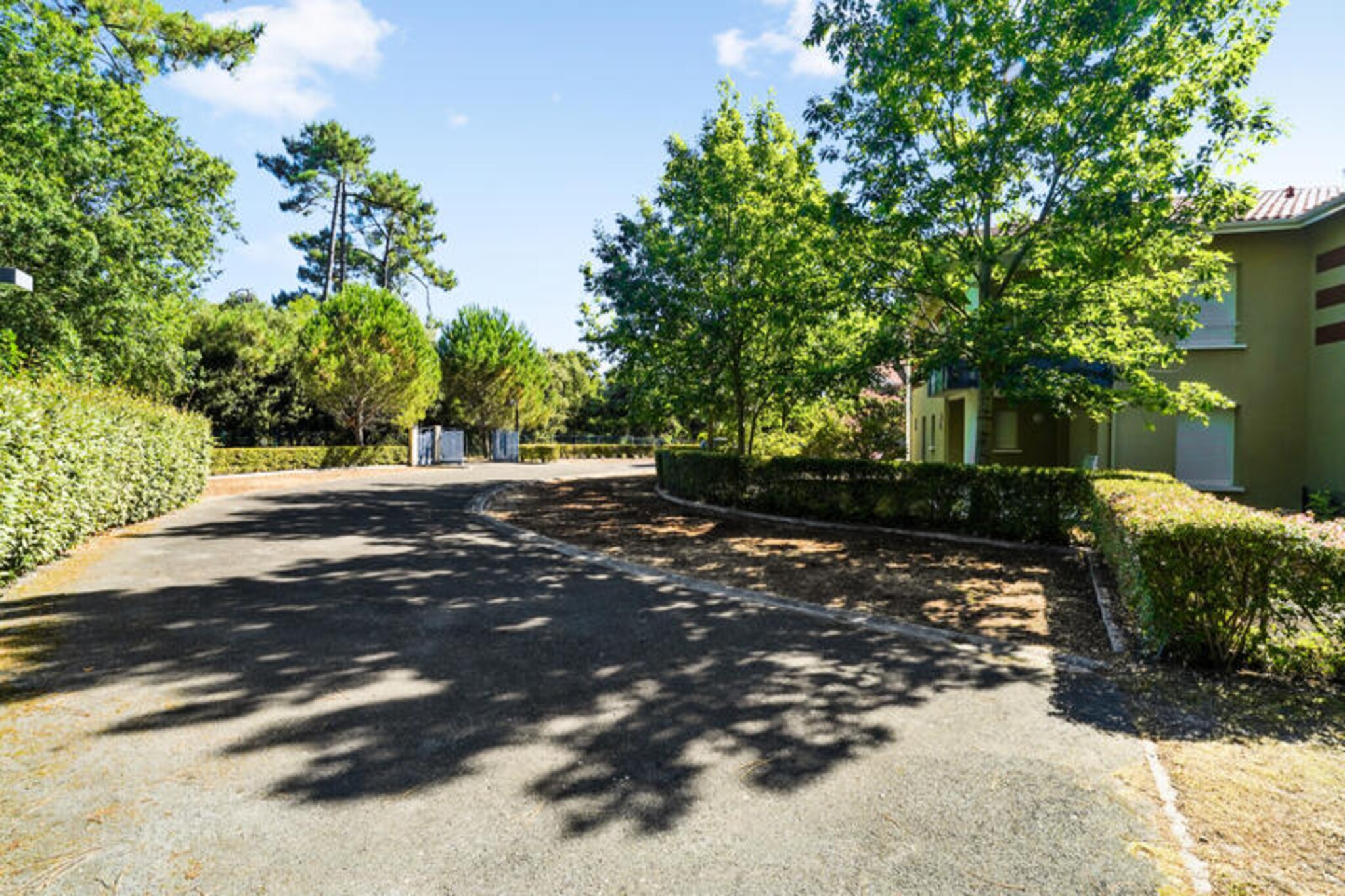 Located in the heart of a lush green park, this charming villa offers a spacious and comfortable stay for up to 6 people. The property includes 2 bedrooms, with a double bed in the master and 2 single beds in the second room. The living room is equipped with 2 convertible sofas, providing extra sleeping space. Pets are allowed for an additional fee, and bed linens and towels can be requested for an extra charge. The apartment includes a private terrace and garden, as well as a designated parking space.

The villa is set in the picturesque village of Soulac-sur-Mer, offering an array of outdoor activities such as cycling along scenic trails, hiking, and horseback riding through the dunes and pine forests. The area is perfect for nature lovers, with easy access to the ocean just 5 minutes away by car. Visitors can also indulge in local cuisine and the region's famous wines, making it an ideal destination for relaxation and exploration.

Inside, the apartment features a fully equipped kitchen open to the living room, allowing for easy meal preparation. The 2 bathrooms include a bath-shower and a shower, along with a separate toilet. Guests can enjoy the private swimming pool on-site or relax in the large garden. Additional services like Wi-Fi, bed linen, and end-of-stay cleaning are available for an extra fee.