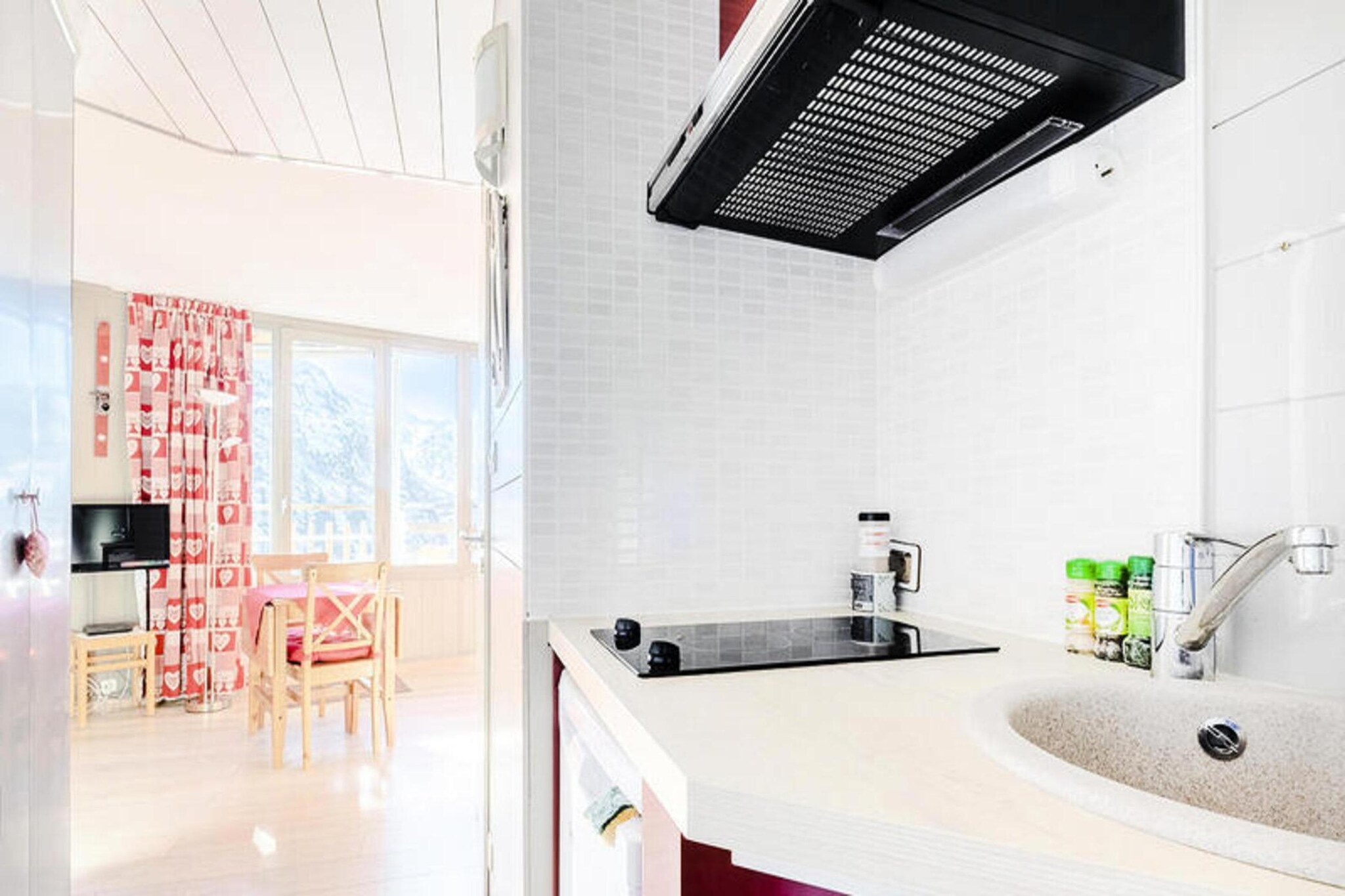 This ski-in/ski-out apartment, located in the Les Ruches district of Avoriaz, offers cozy accommodations for up to 4 people. The space features a bright living room with a sofa bed and retractable bunk beds, making it perfect for a small family or group. The modern bathroom includes a shower, and a separate toilet is provided for convenience. Additional amenities include a flat-screen TV, DVD player, Hi-Fi system, and free Wi-Fi. Pets are welcome for an additional fee, and baby kits are available upon request. Bed linen is included, but towels and daily linen changes come with an extra charge.

The residence's prime location allows guests to enjoy easy access to the resort center, entertainment, and shops, making it perfect for those who want to be close to the action. With stunning views of the slopes and south-facing balconies, guests can take in the beauty of Avoriaz. In addition, the nearby ski lifts, hiking trails, and local attractions provide endless opportunities for outdoor activities. Cafes, restaurants, and markets are just a short distance away, ensuring you'll have everything you need at your fingertips.

Inside, the apartment features an open kitchen area, allowing for easy meal preparation while enjoying the view. With a fully equipped kitchen, you can cook your own meals, or take advantage of nearby restaurants. The apartment also includes essential amenities like heating, a ski locker, and a storage area for your gear. Parking is available nearby, and the residence offers added security with a front door code.