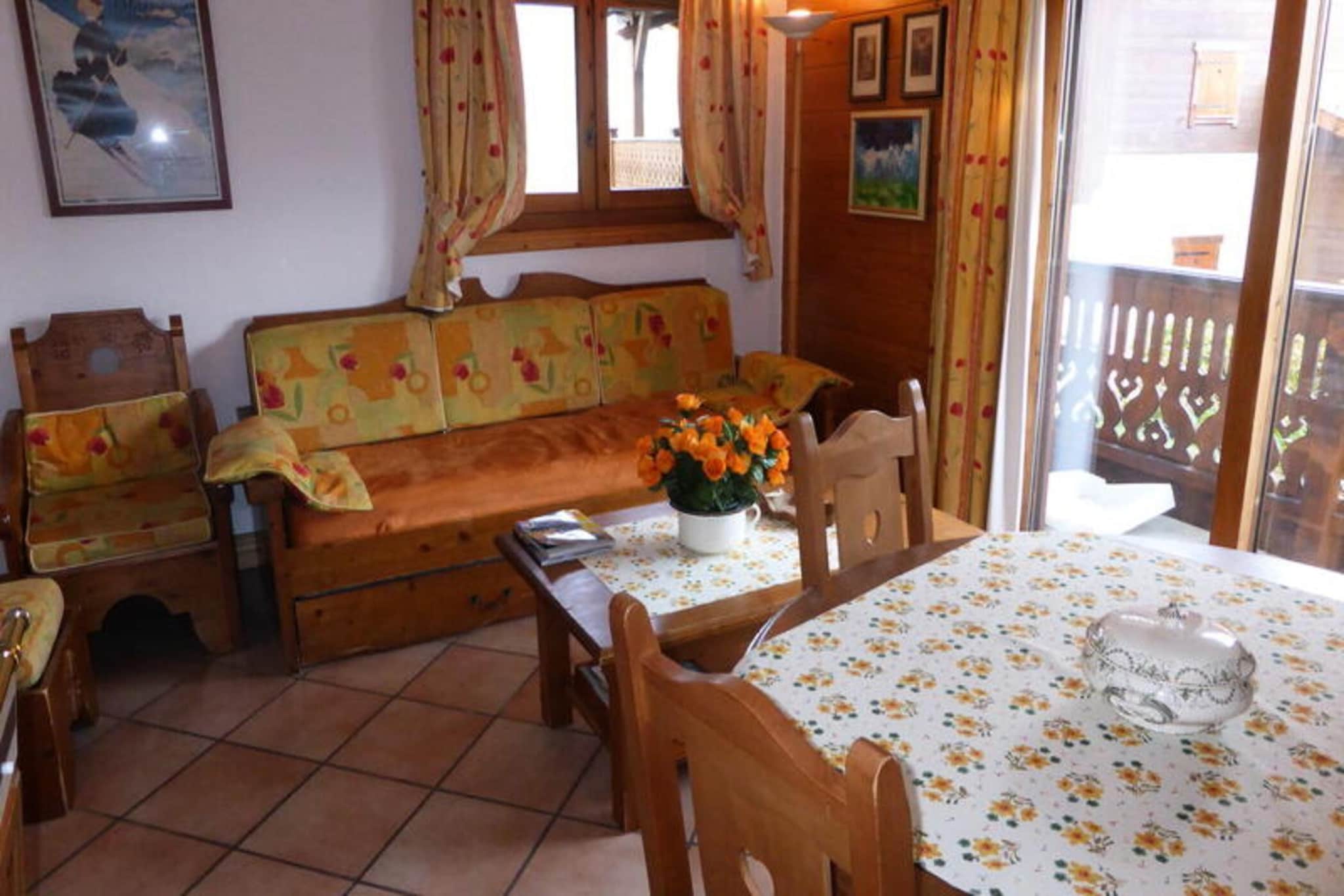 2 Rooms for 6 People