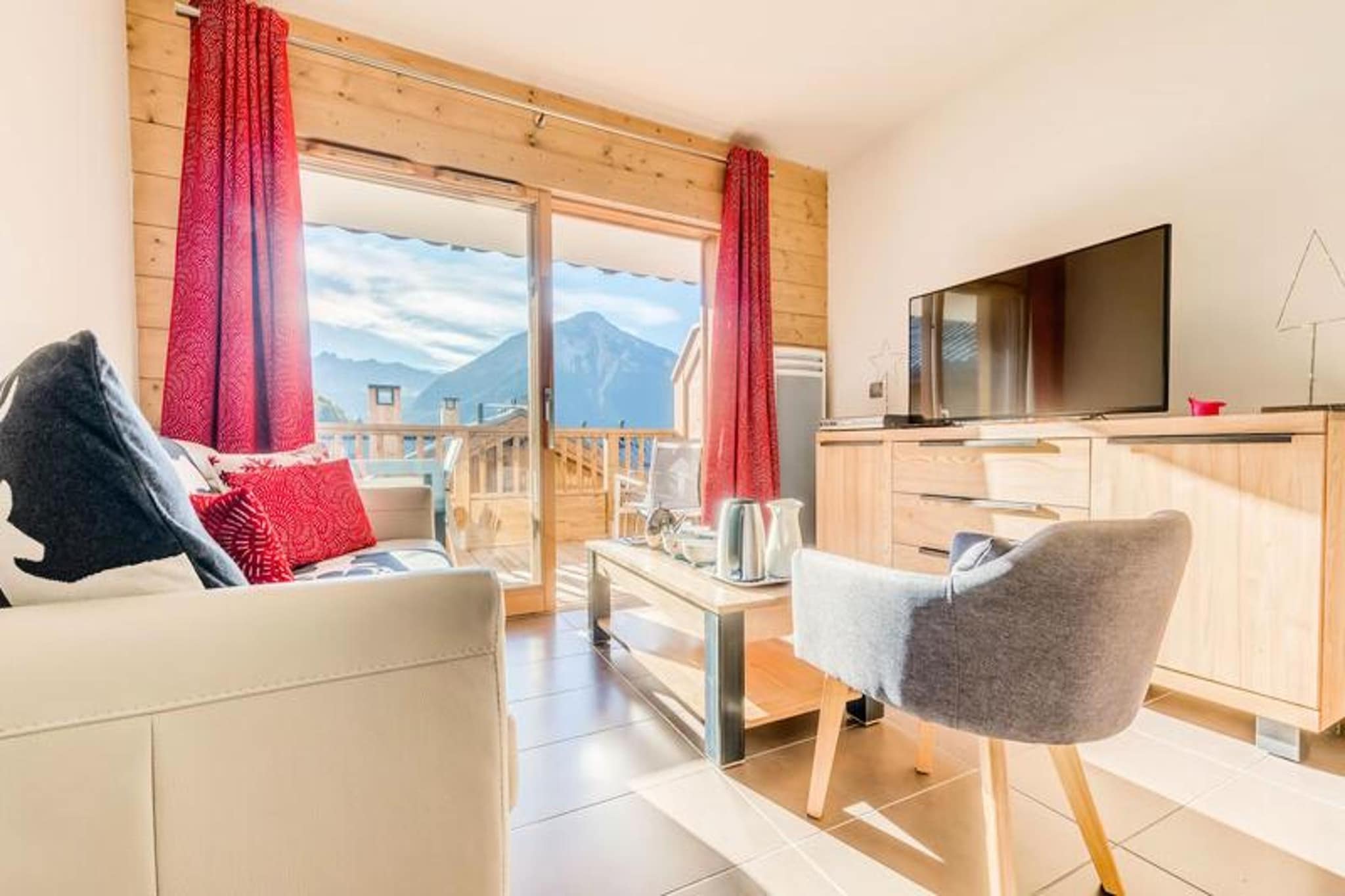 3 Rooms for 6 People