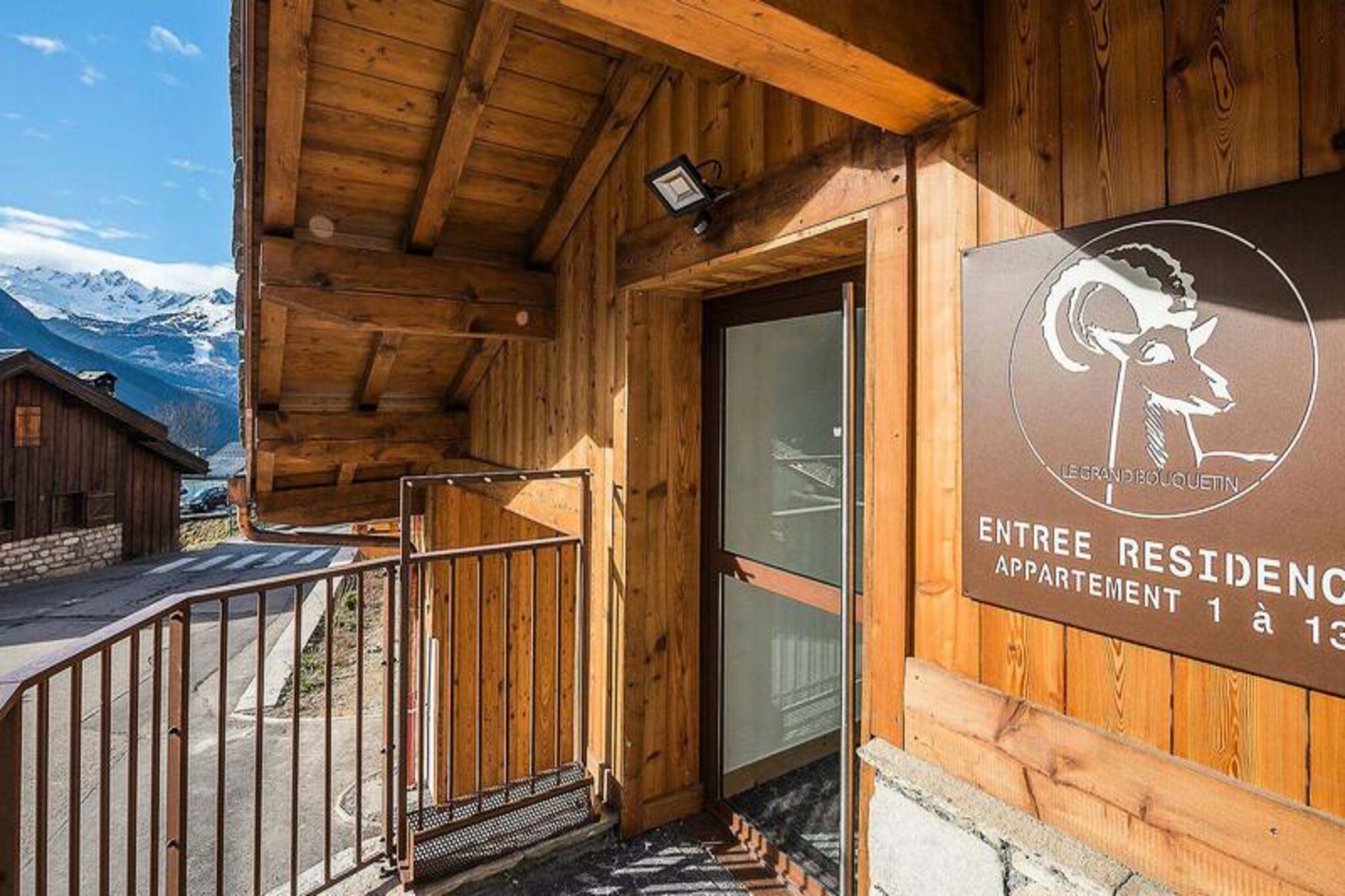 3 Rooms for 6 People
