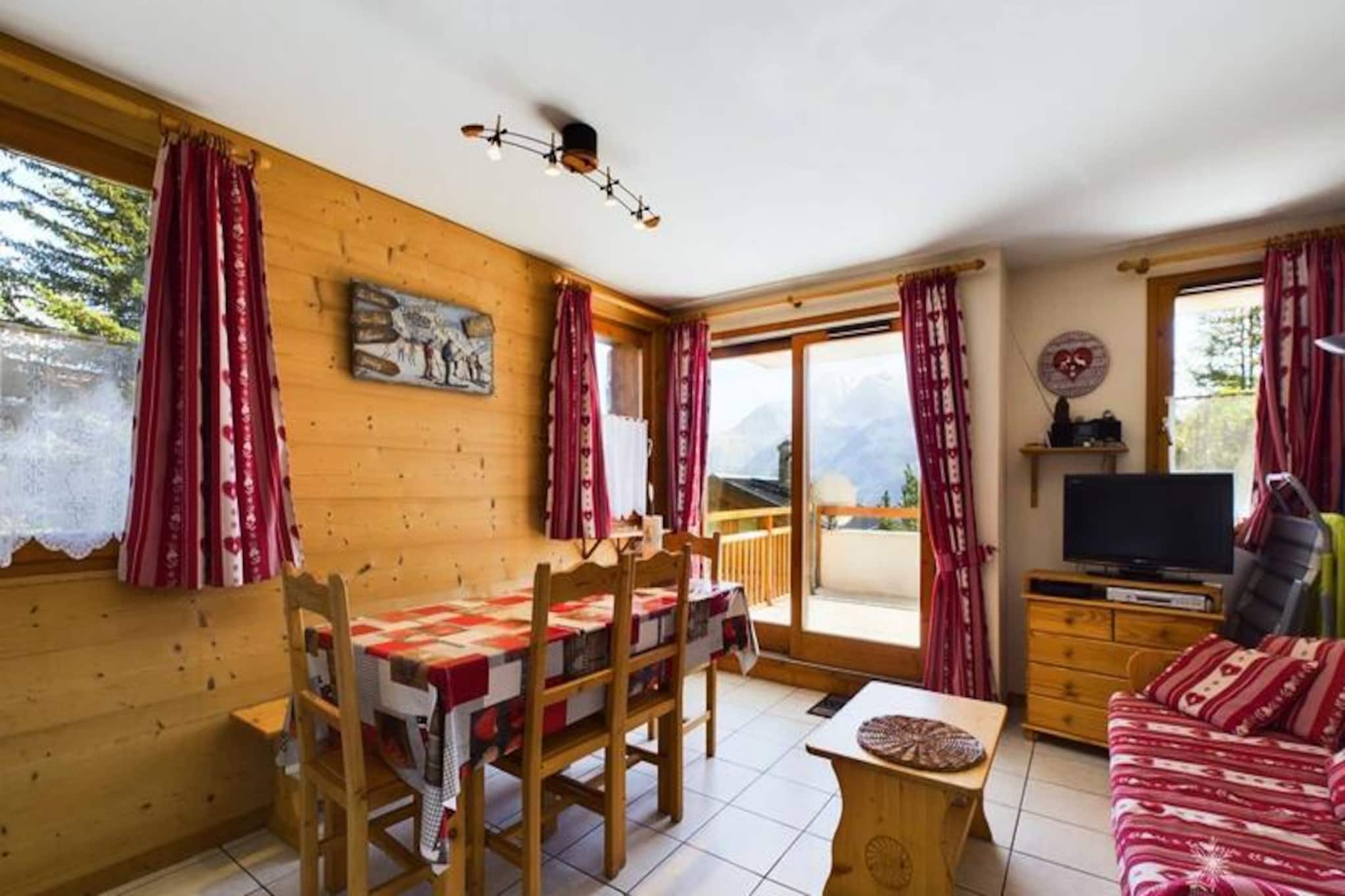 3 Rooms for 6 People