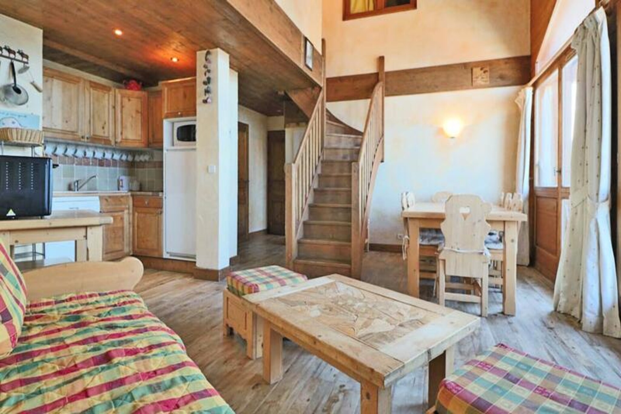 4 Rooms for 8 People