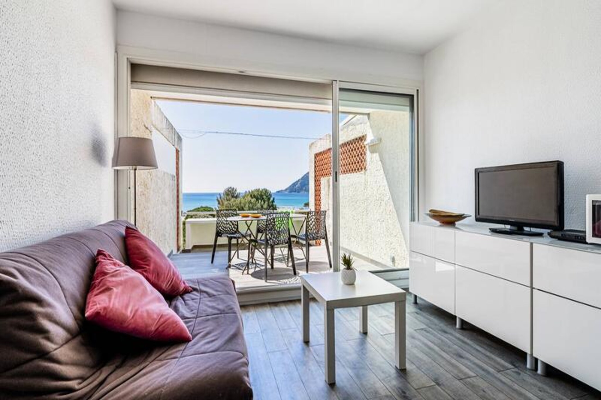 3 Rooms for 5 People